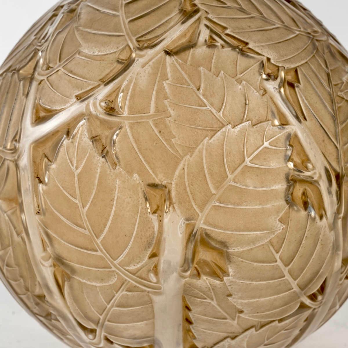 French 1929 René Lalique - Vase Milan Glass With Sepia Patina For Sale