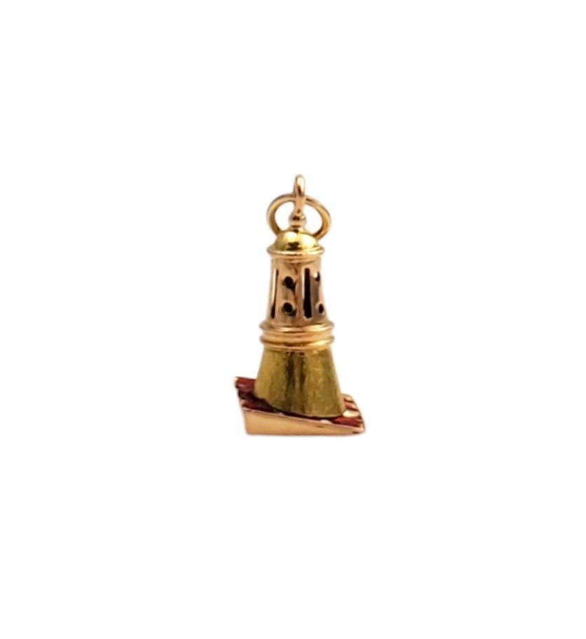 19.2K Yellow Gold Lighthouse Charm #16013 In Good Condition For Sale In Washington Depot, CT