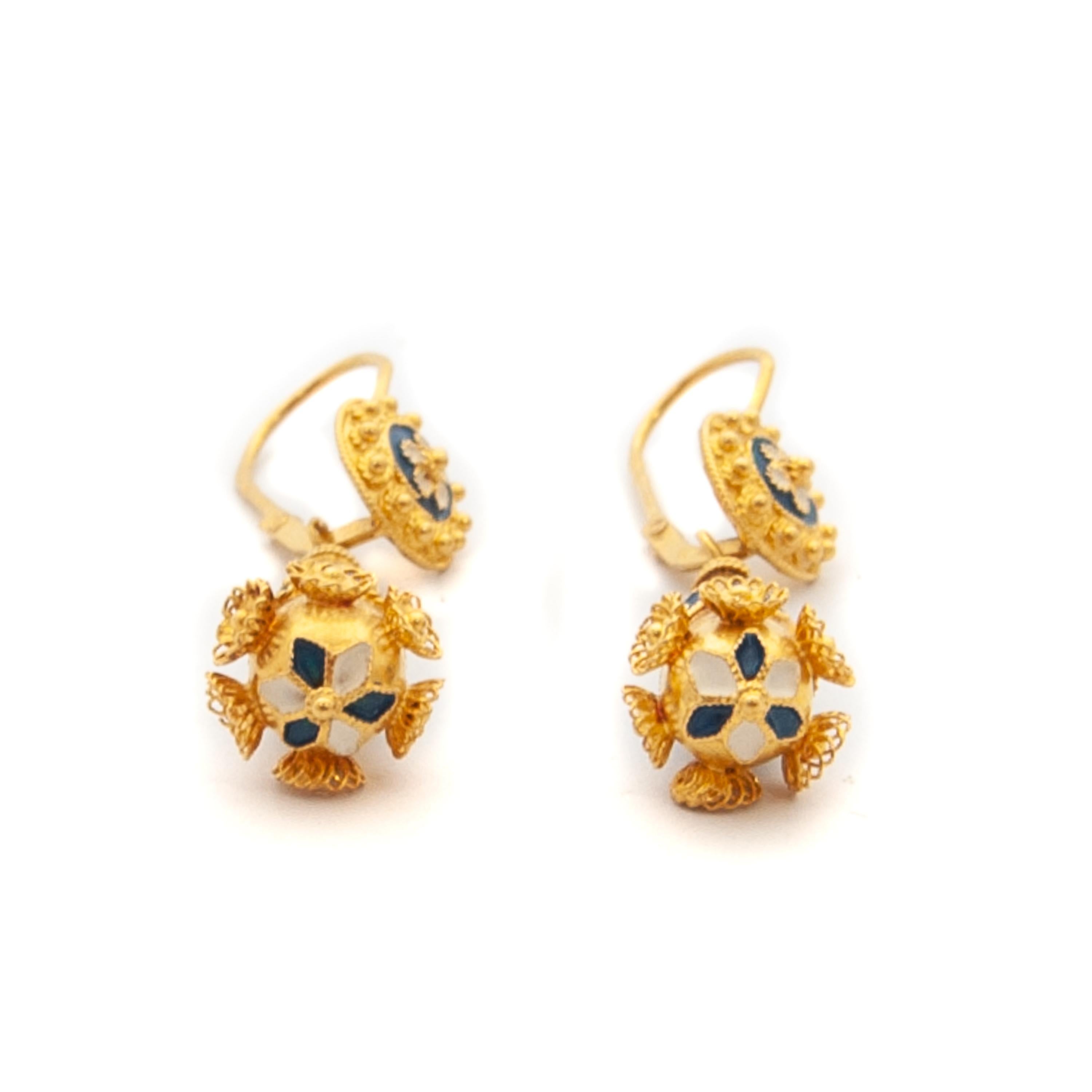 Portuguese Enamel and 19.2K Gold Dangle Earrings In Good Condition In Rotterdam, NL