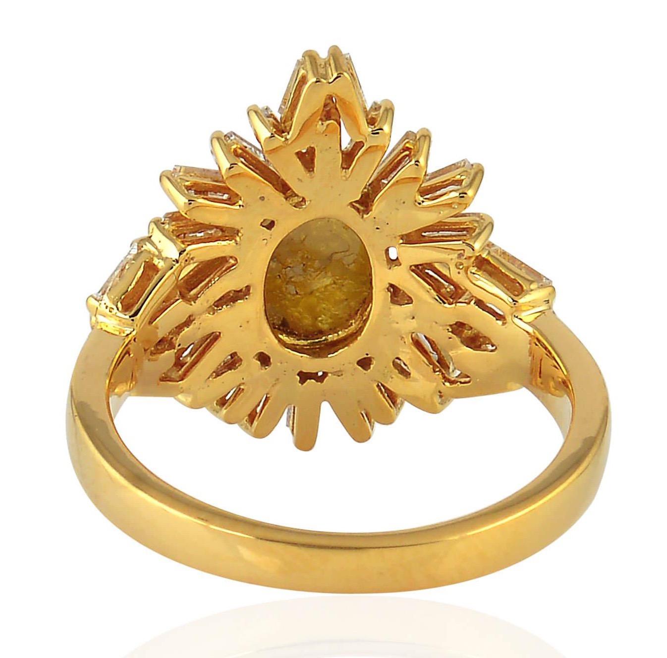 Ring mit Diamant-Baguette-Schliff aus 18 Karat Gold (Zeitgenössisch) im Angebot