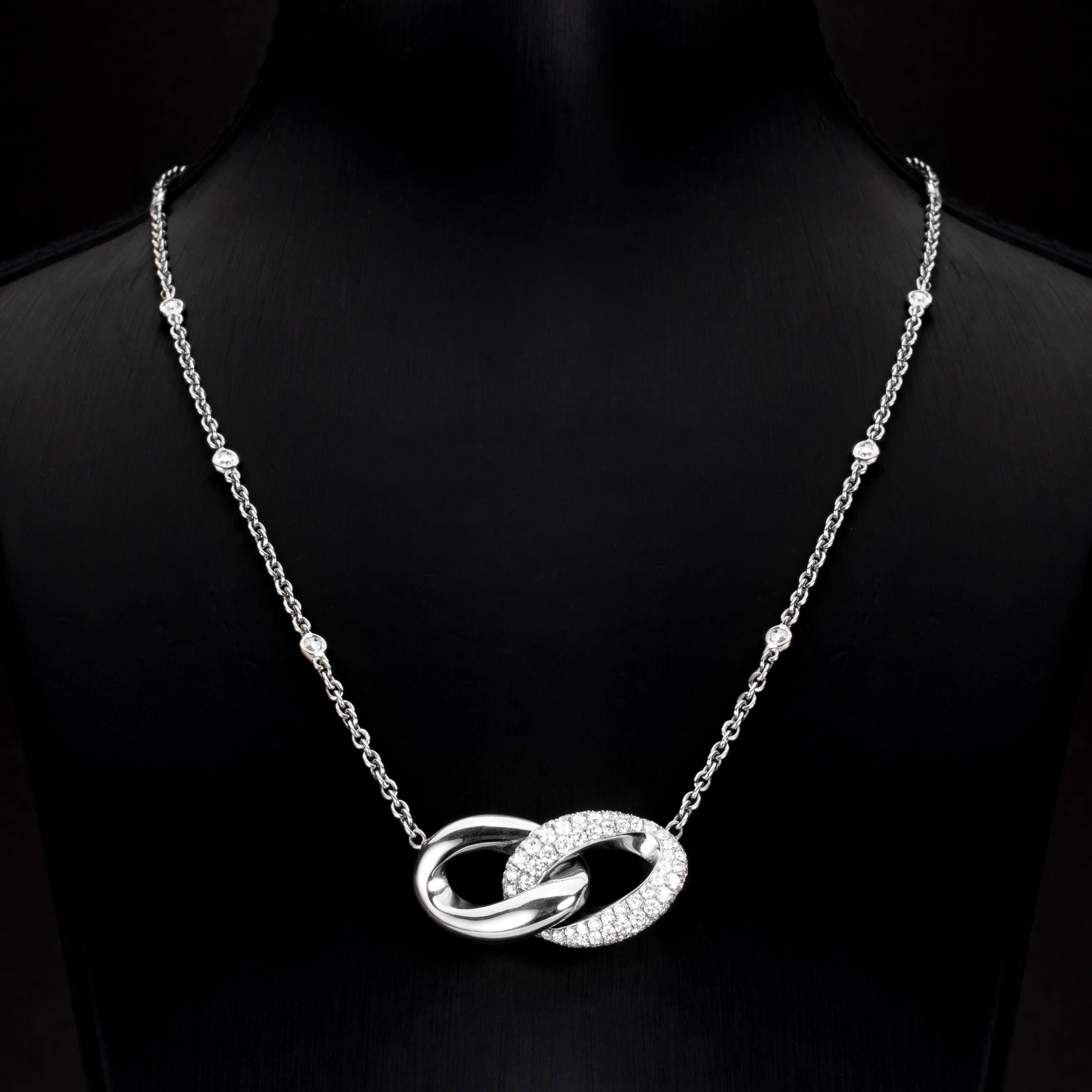 Round Cut 1.93 Carat Diamond 18 Karat White Gold Interlocking Loop Pendant Necklace For Sale