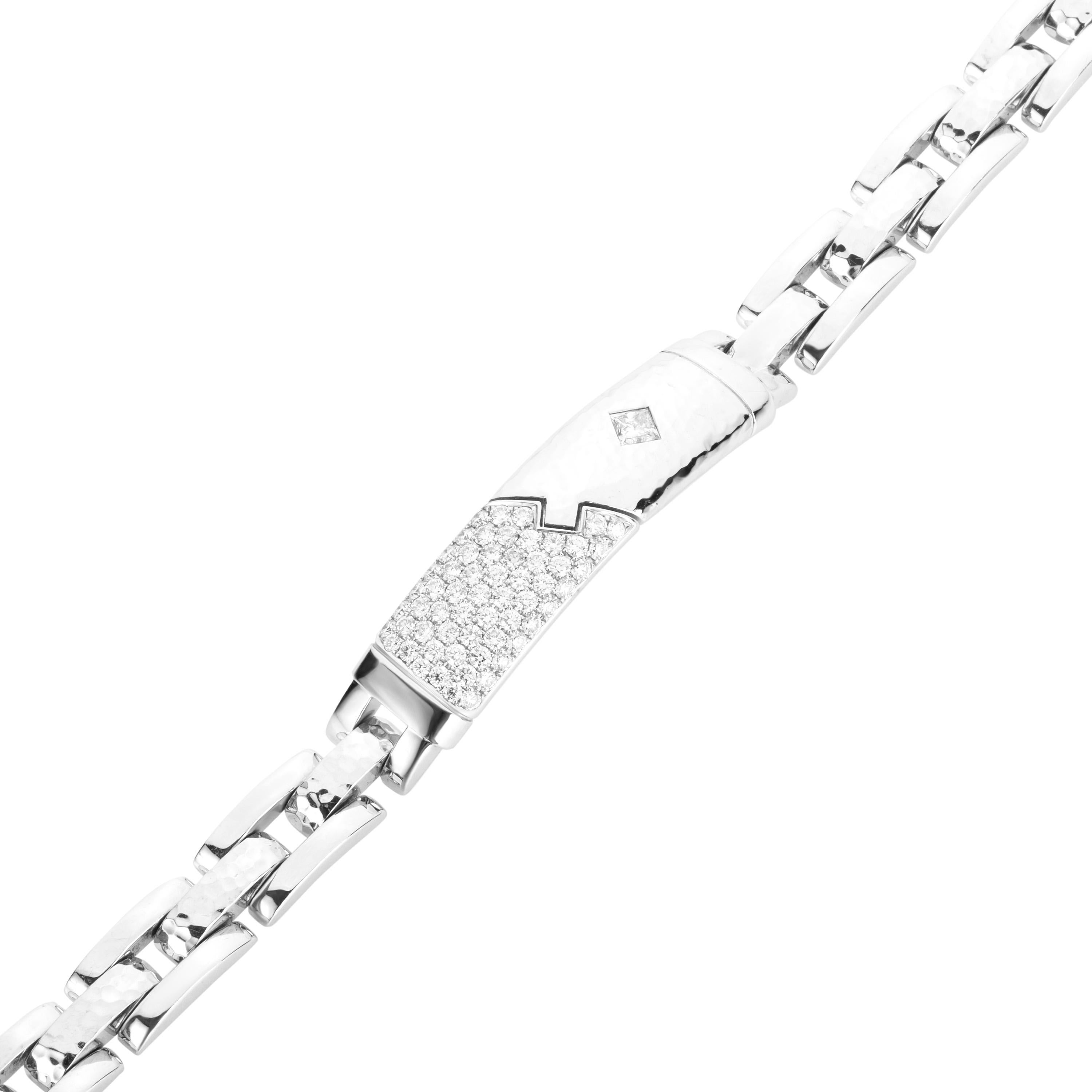 1.93 Carat Princess Brilliant Cut Diamond 18 Karat White Gold Link Bracelet In New Condition For Sale In Hong Kong, Kowloon