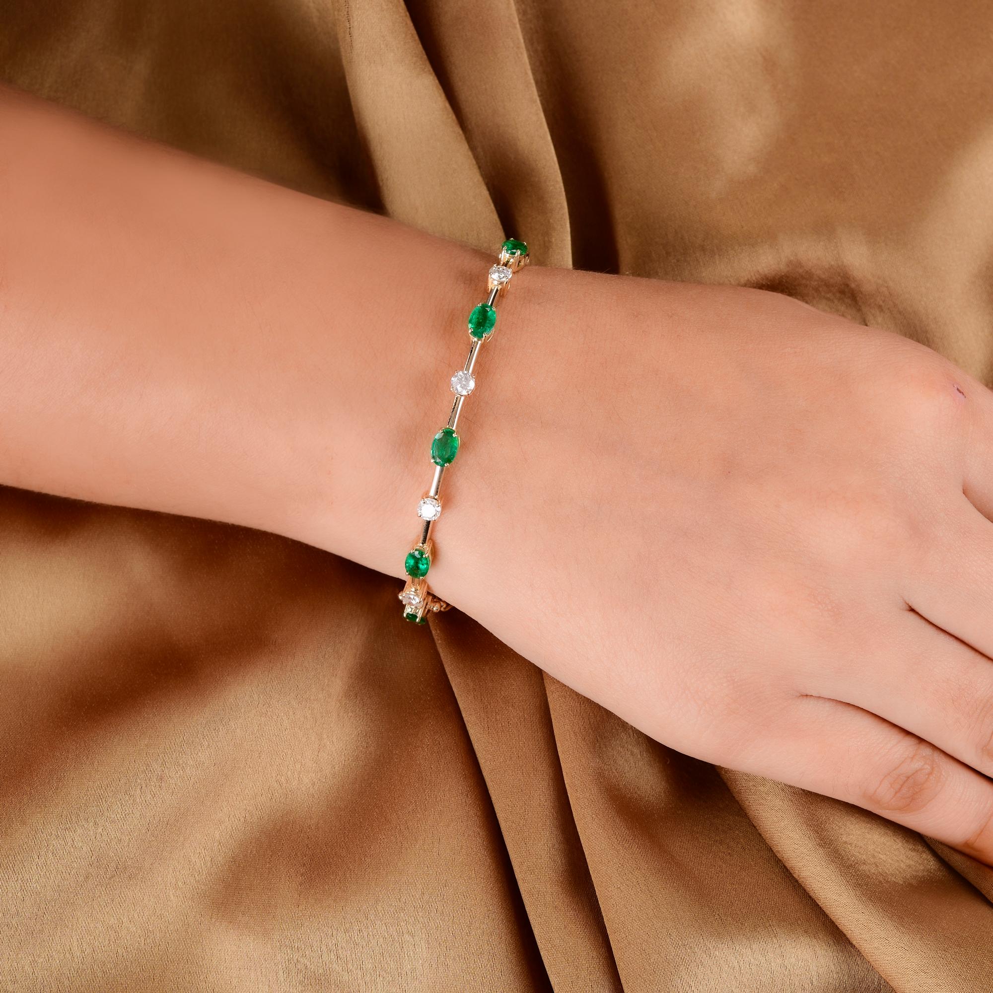 Taille ovale 1.93 Carat Zambian Emerald Bangle 0.76 Ct SI/HI Diamond Bracelet en or jaune 18k en vente