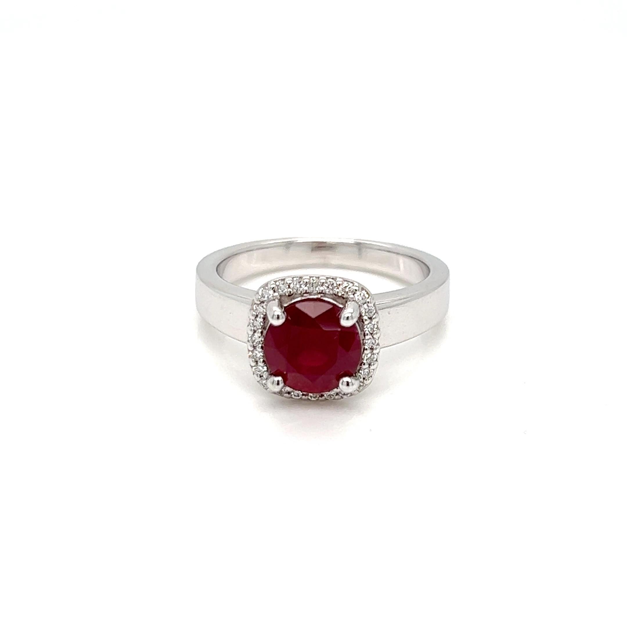 1.93 Carats Round Ruby Solitaire Engagement Ring with Diamonds in Gold  In New Condition For Sale In New York, NY