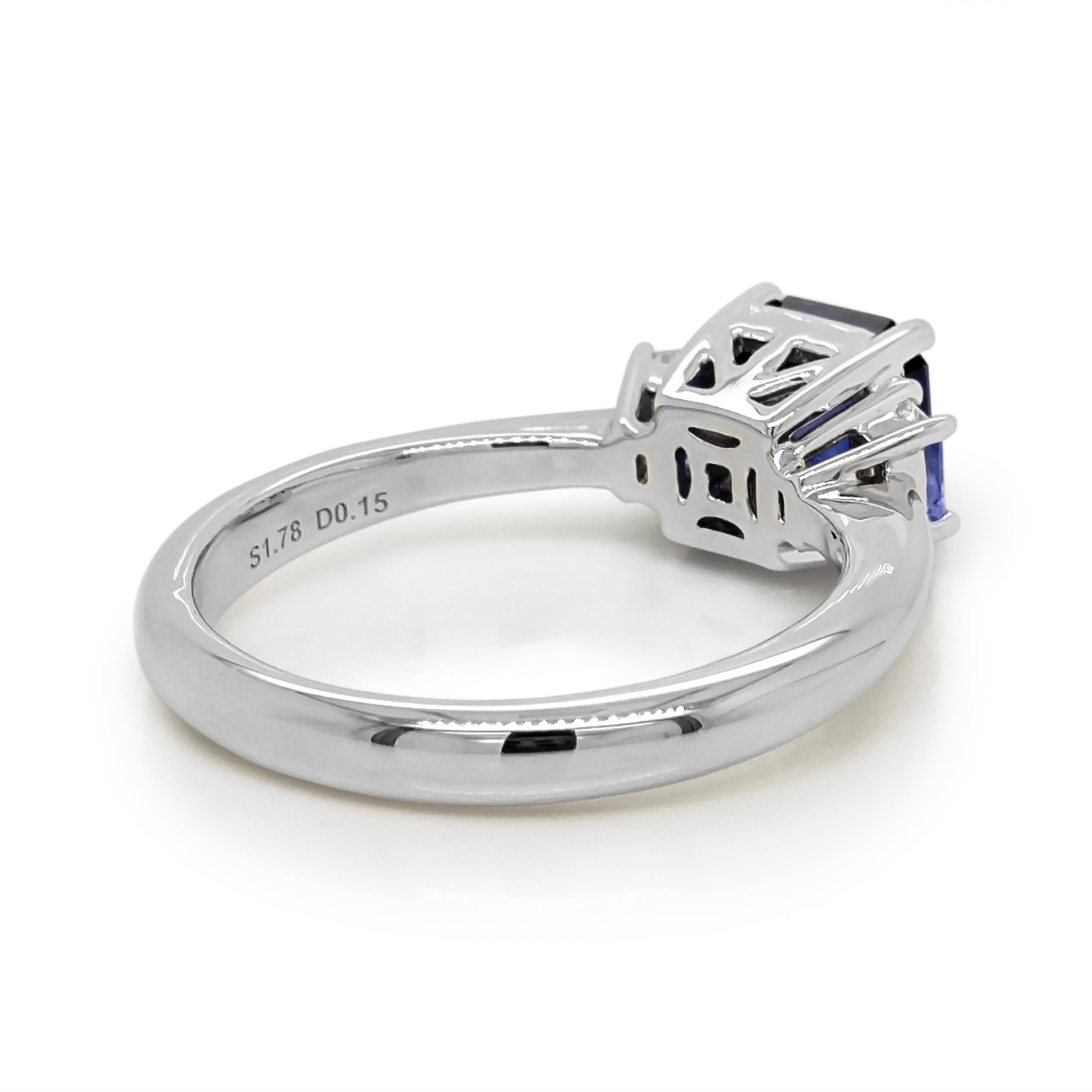 1 Sapphire Gemstone: 1.78 Carats
2 White Diamonds: 0.15 Carat
Metal: 18K White Gold, 4.40 Grams