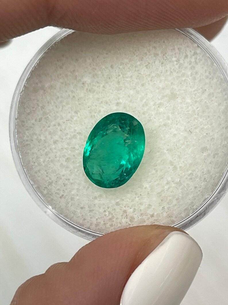 1.93 Ct 9.5x7.3 Grüner Kolumbianischer Ovaler Smaragd Loser Edelstein im Angebot 1