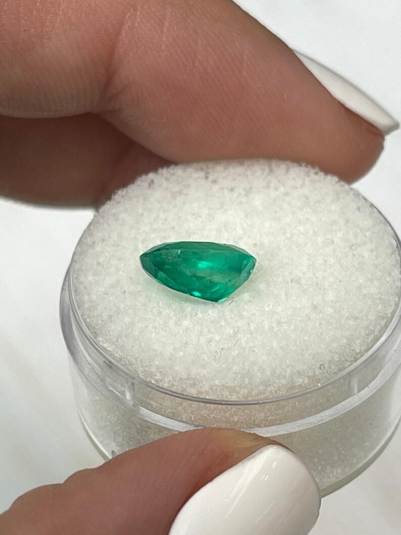 1.93 Ct 9.5x7.3 Grüner Kolumbianischer Ovaler Smaragd Loser Edelstein im Angebot 2