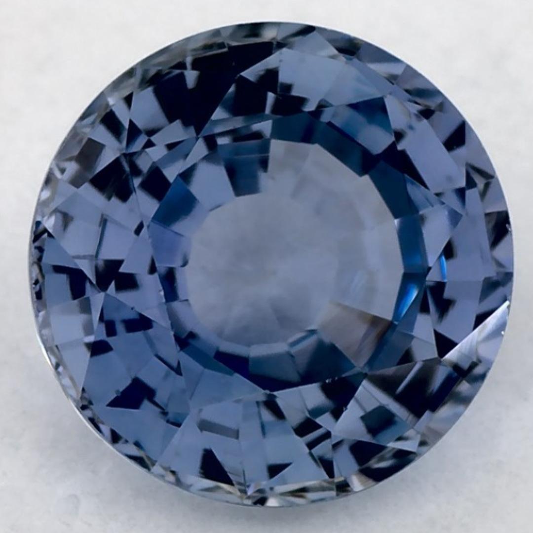 Ein sehr wertvoller September-Geburtsstein mit einer bezaubernden blauen Farbe. Man glaubt, dass sie dem Leben Glück und Reichtum bringen.

Entdecken Sie die lebendige Kollektion von Smaragden, Rubinen und Saphiren in unserem Geschäft, die als lose