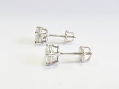 Orecchini a bottone con diamanti rotondi da 1,93 ct in oro bianco 14K