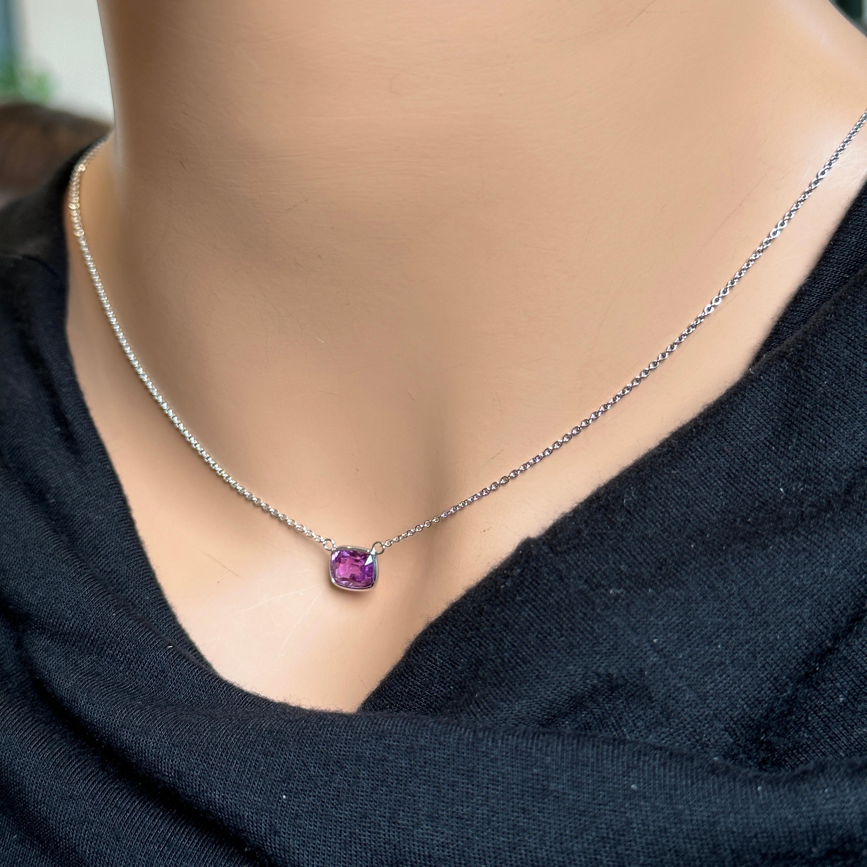 1.93ct Certified Purple Sapphire Cushion Cut Solitaire Necklace in 14k in WG In New Condition For Sale In Chicago, IL