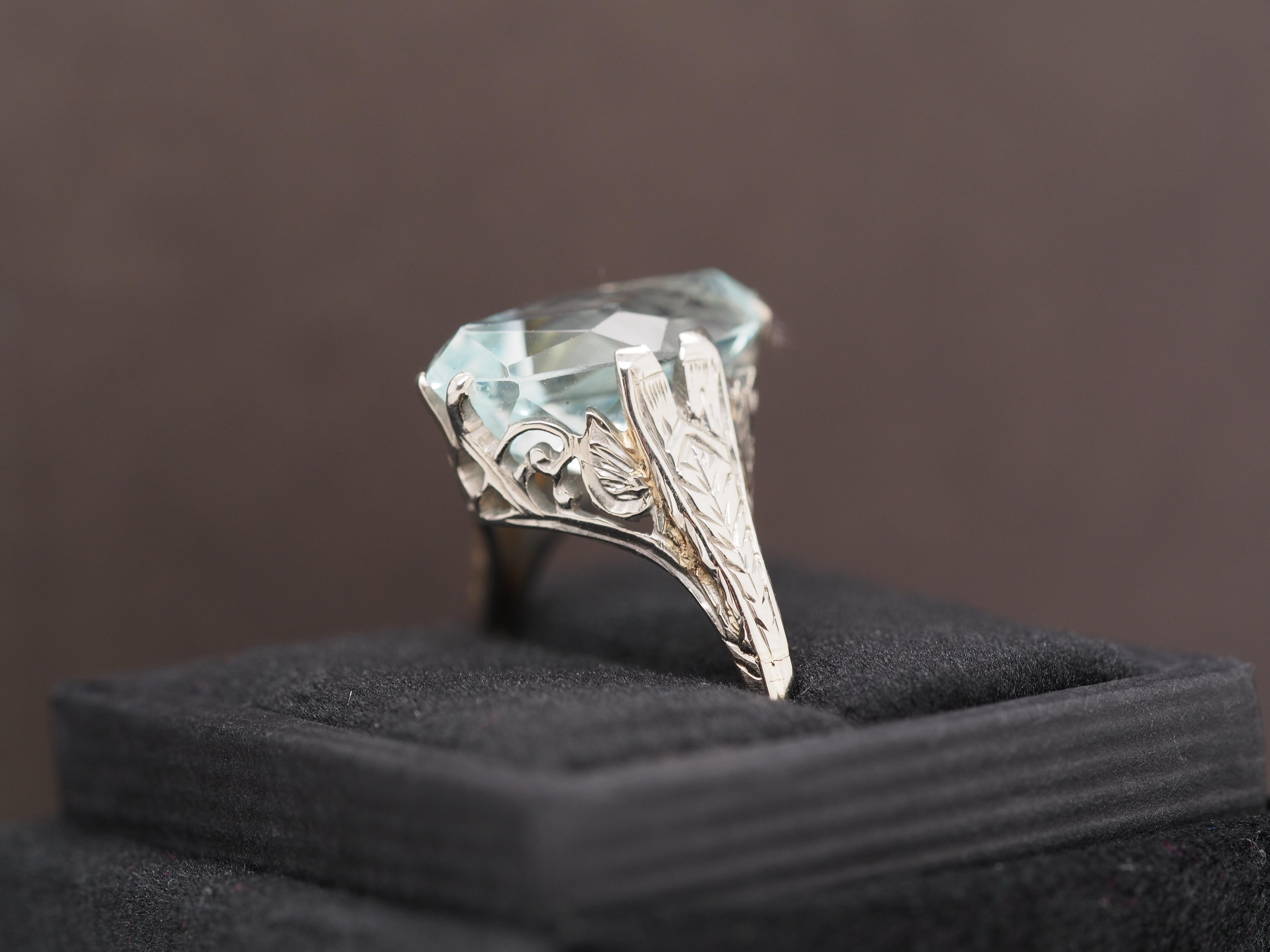 Women's 1930 18K White Gold Aquamarine Engagement Ring For Sale
