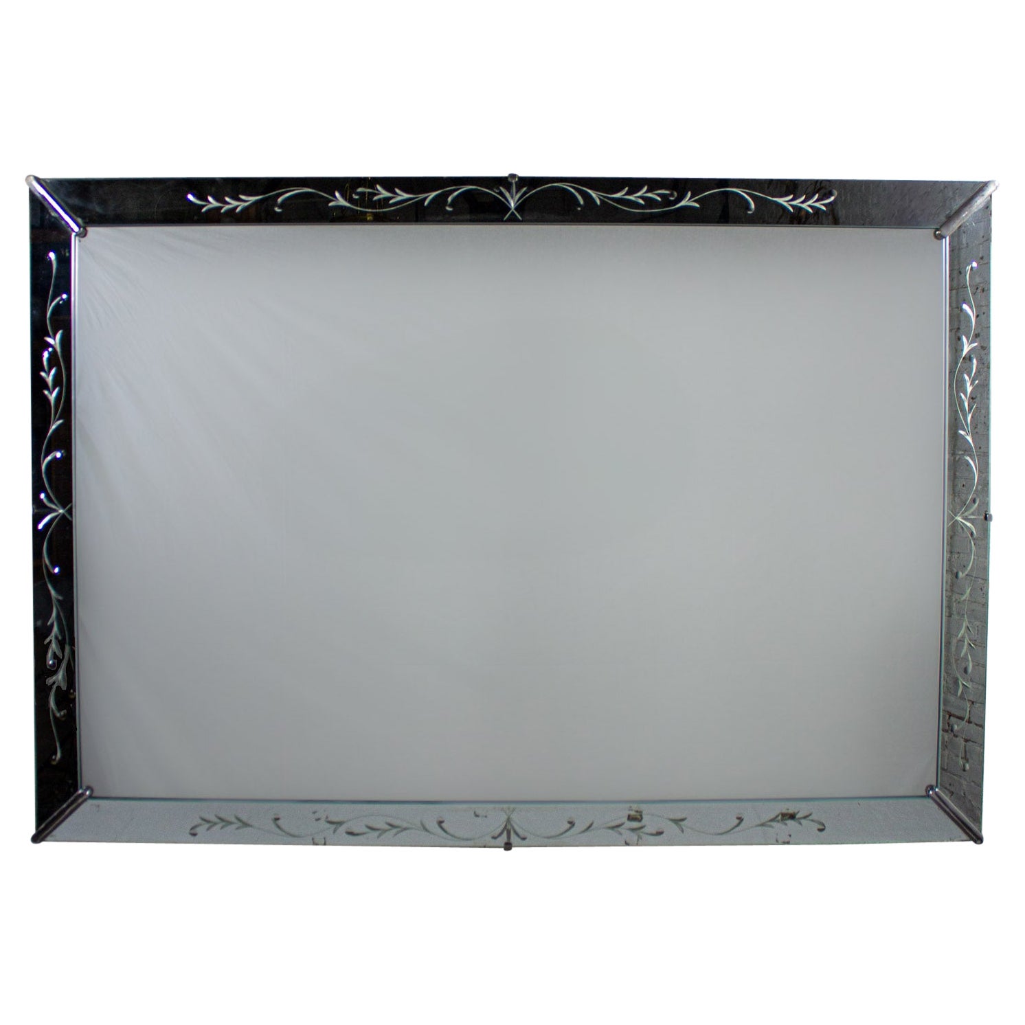 1930-1950 Art Deco Hollywood Regency Miroir mural en verre vénitien gravé en vente