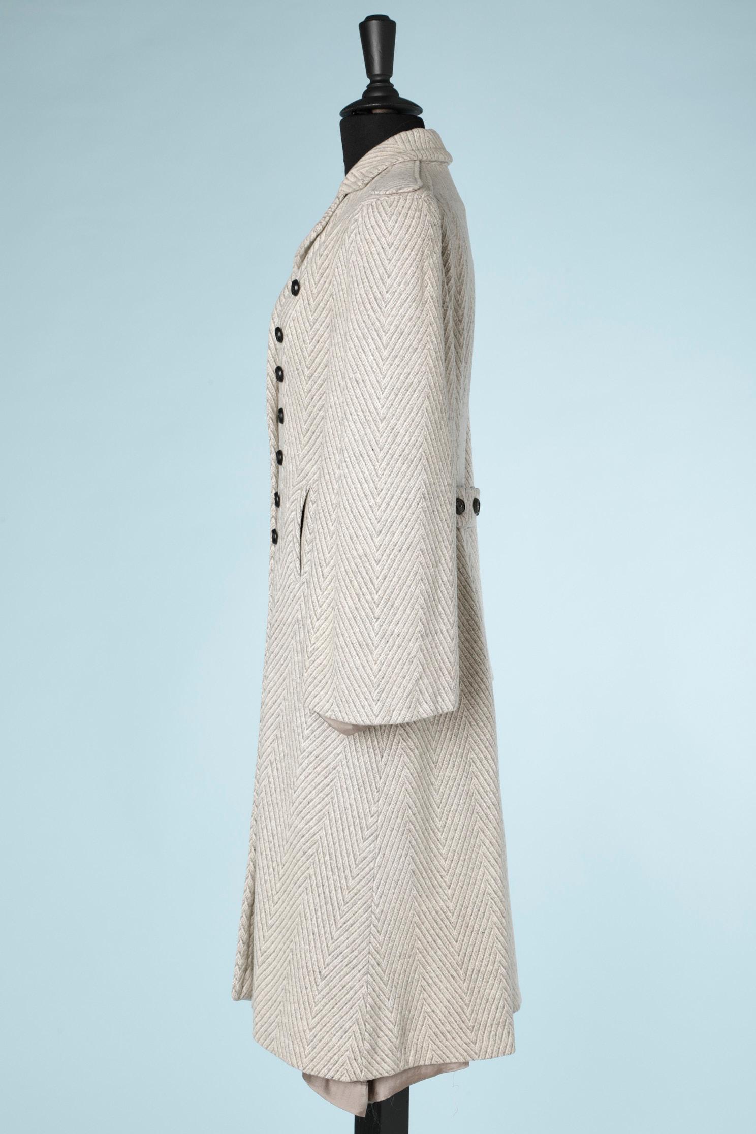 Manteau en laine à chevrons gris 1930/40 avec bouton à triple boutonnière  en vente 1