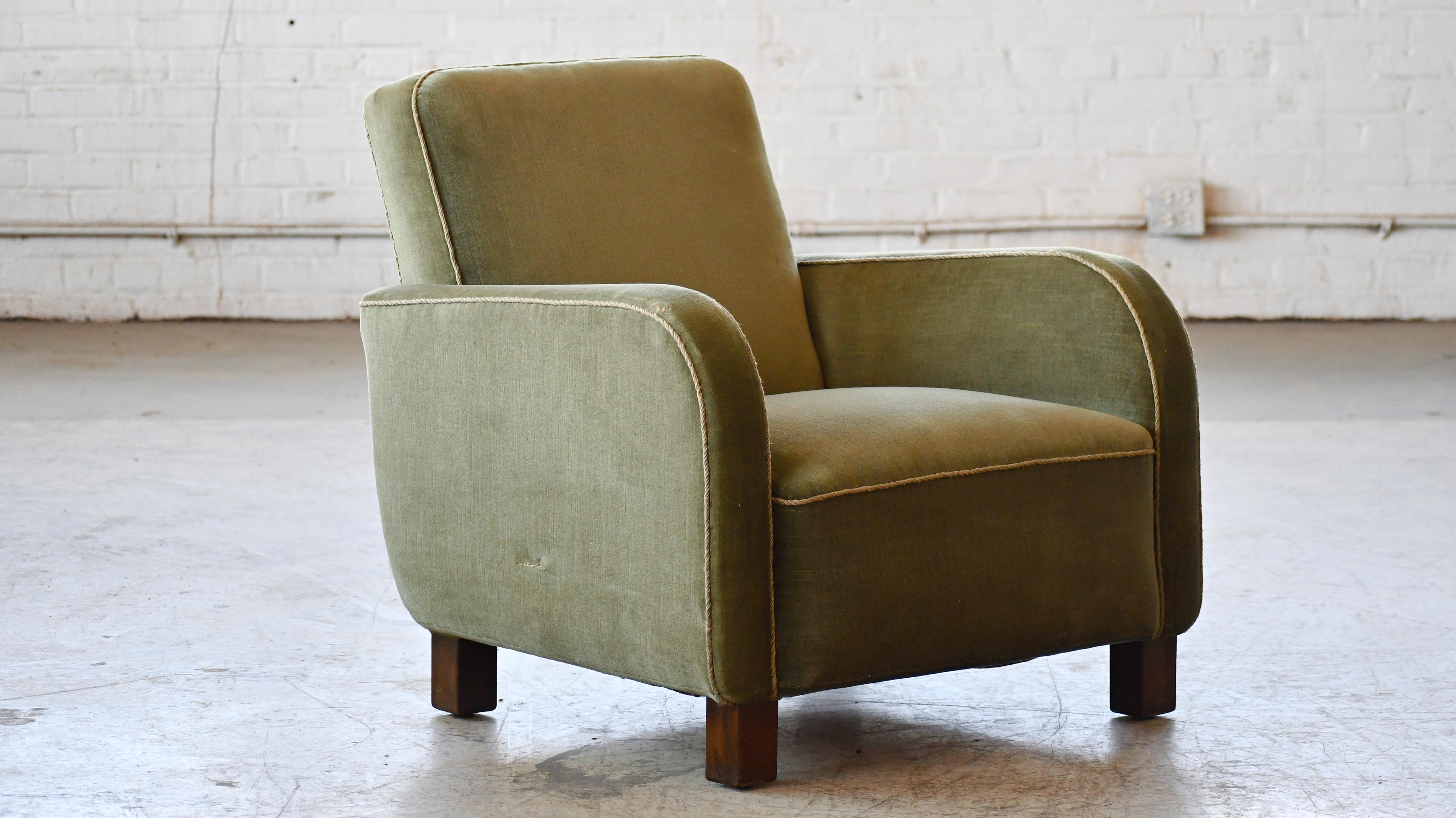 1930-40s Danish Art Deco or Early Midcentury Lounge Chair in Green Mohair For Sale 1