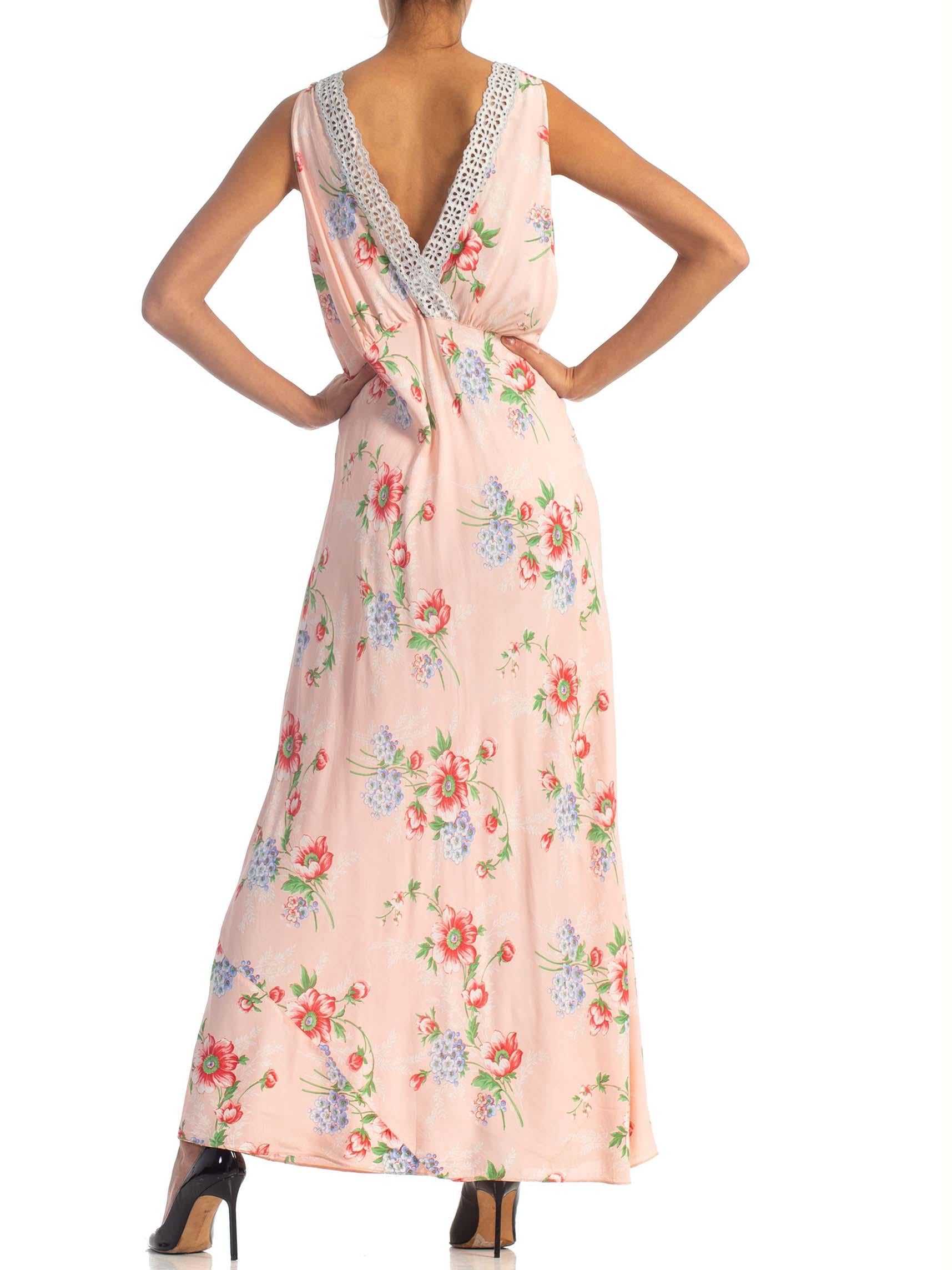 1940S Floral Bias Cut Rayon Negligee With Lace Neck Line Slip Dress XL For Sale 4