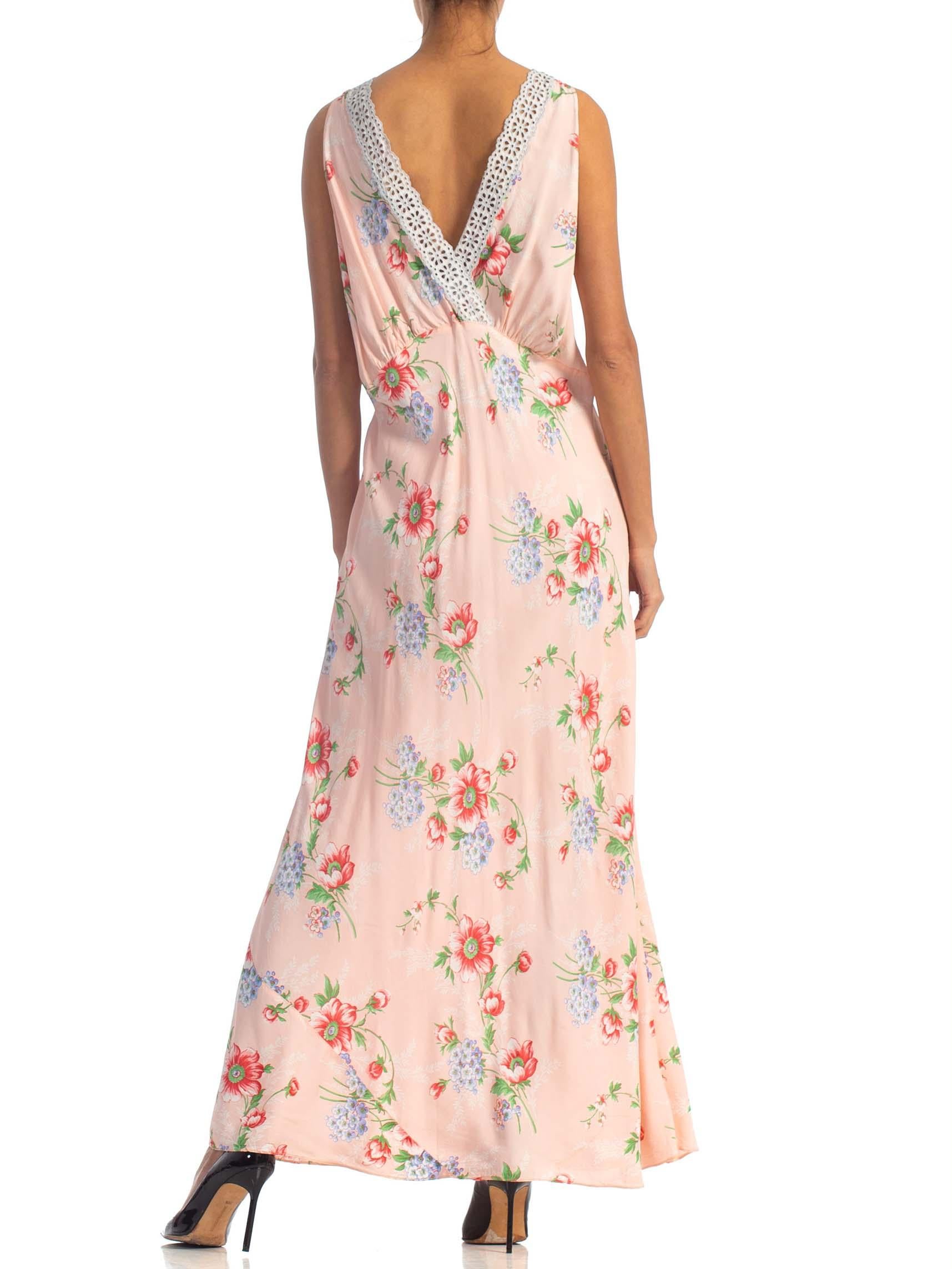 1940S Floral Bias Cut Rayon Negligee With Lace Neck Line Slip Dress XL For Sale 3