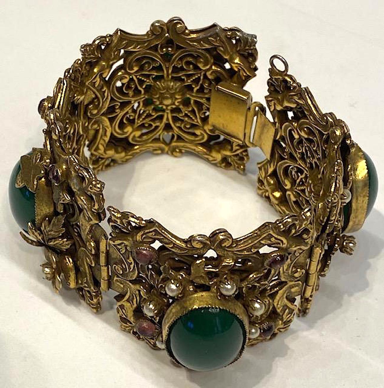 1930/40s Ornate 4 Panel Wide Gold Bracelet In Good Condition In New York, NY