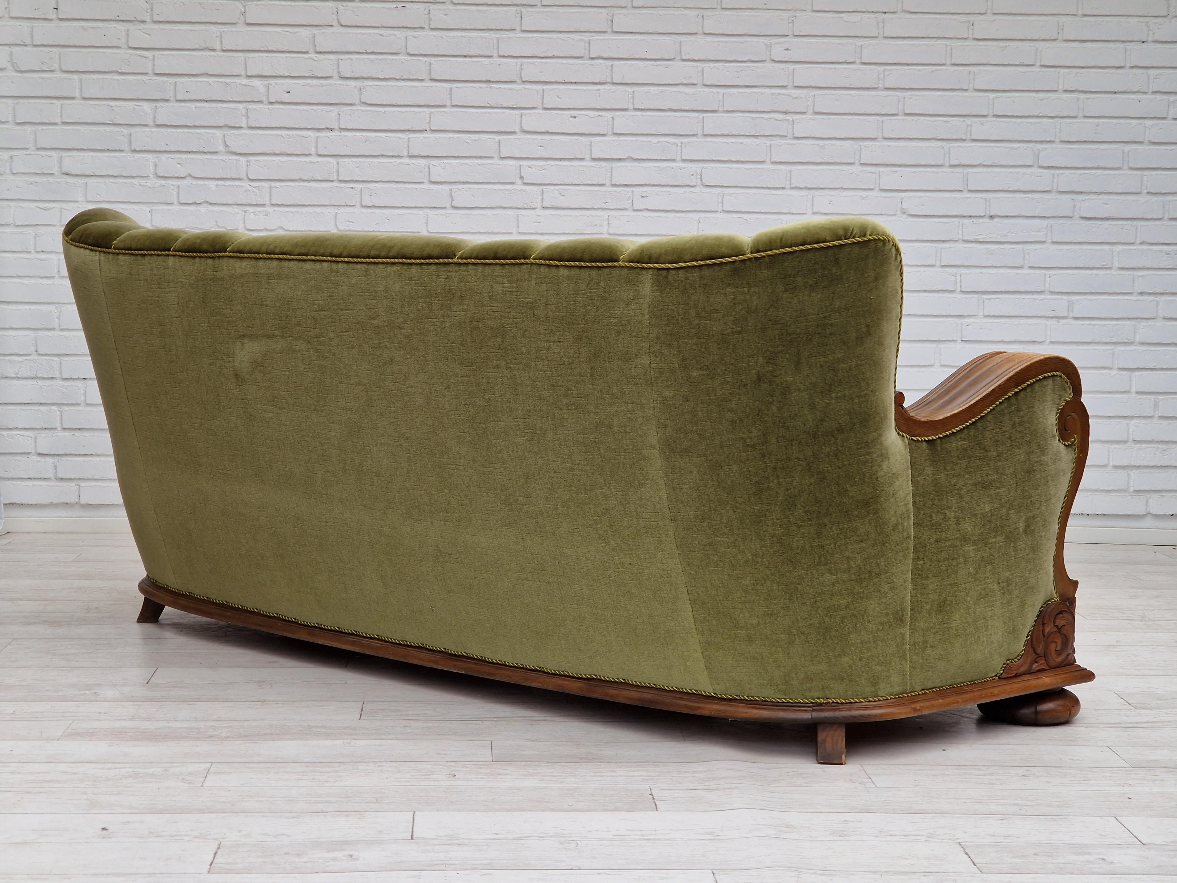 1930-50s Danish Art Deco Design, 3 Seater Sofa in Original Green Velour In Good Condition In Tarm, 82