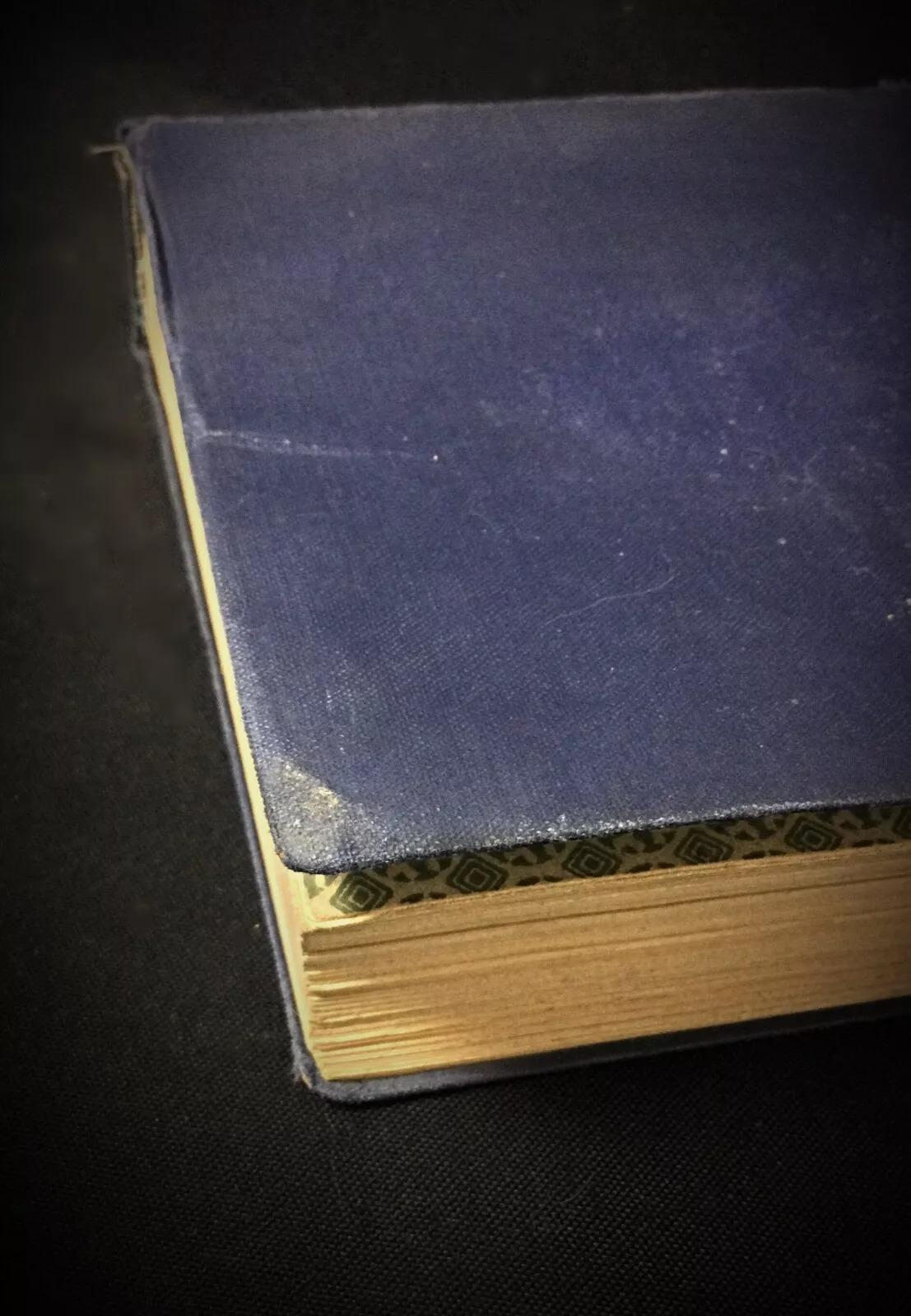 Paper 1930 Annuaire des Beaux-Arts et Bibliophilie by Adolphe Lion - 2Y281 For Sale