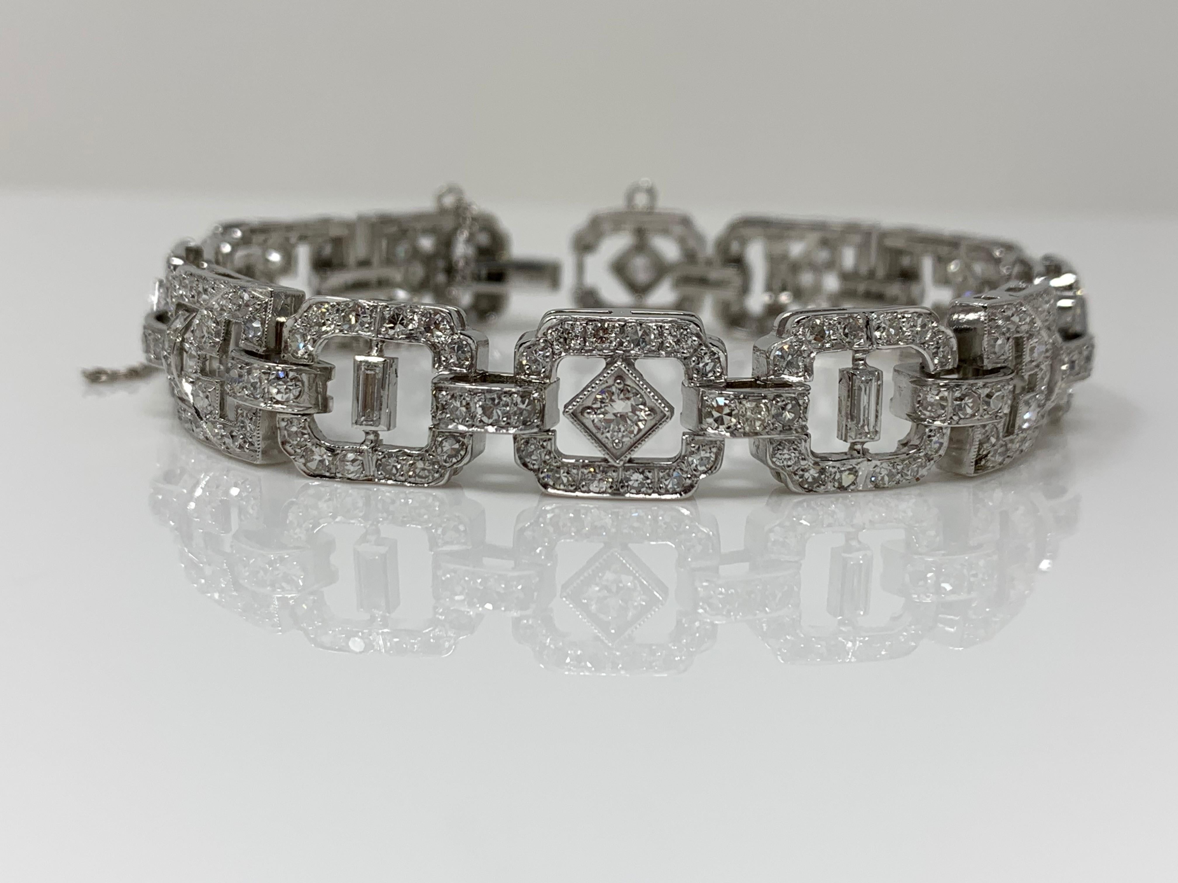 1930 Antikes 9 Karat weißes Diamantarmband aus Platin (Rundschliff) im Angebot