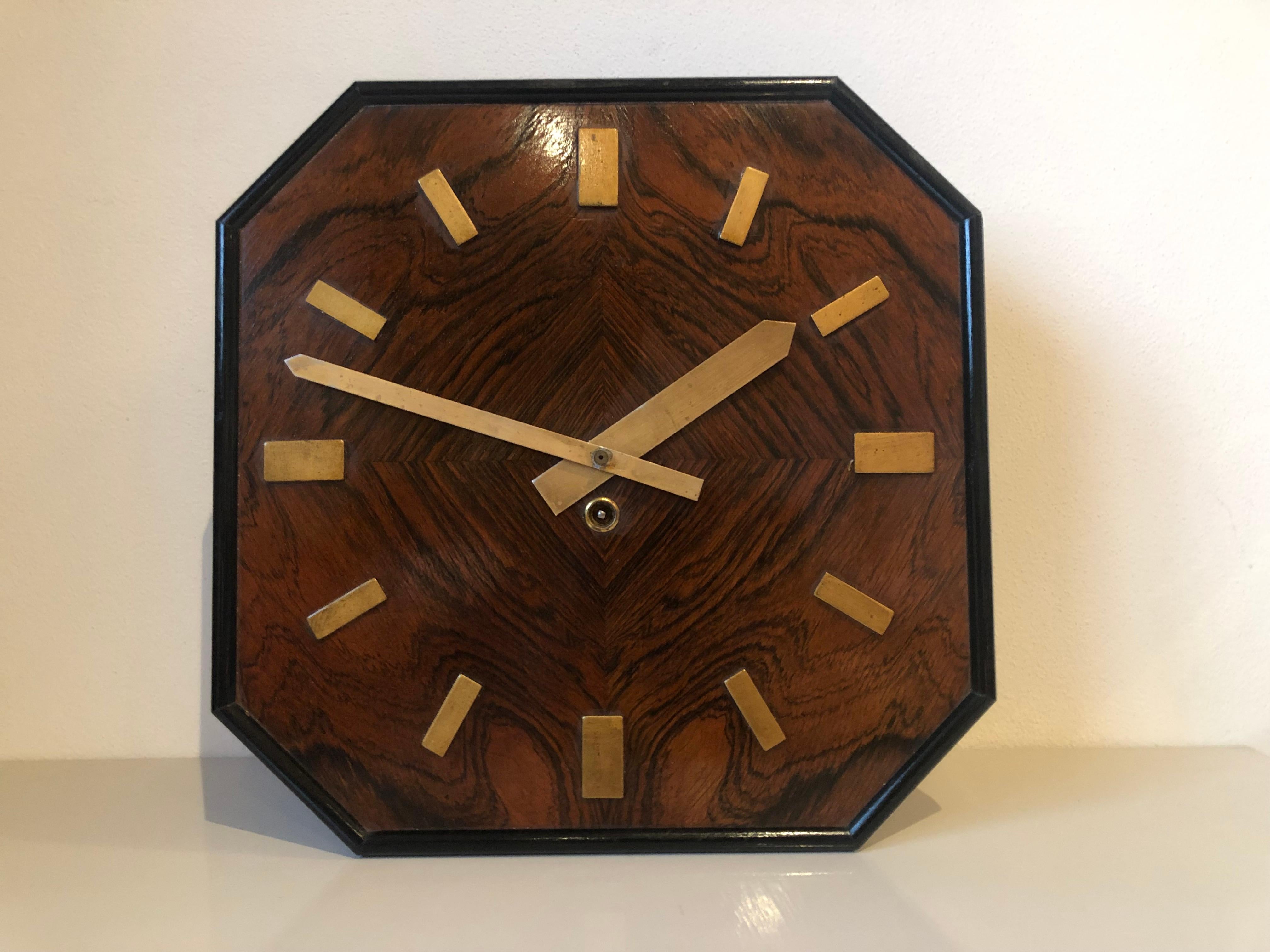 - In good original condition
- The clock is including key
- Front dial is from veneer.
 