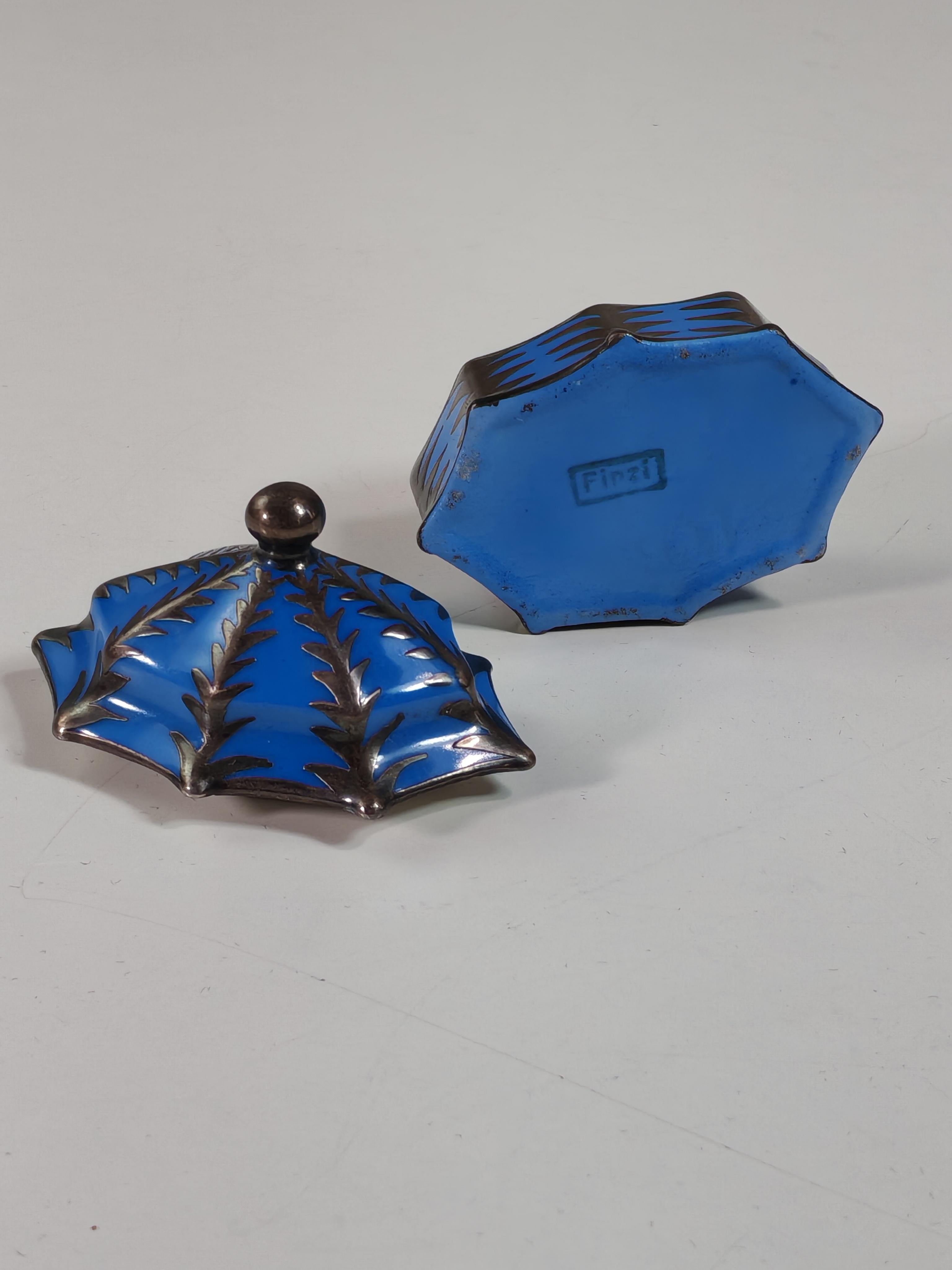 1930 Arrigo Finzi Art Decó Pequeña caja decorativa de porcelana azul y plata mediados del siglo XX