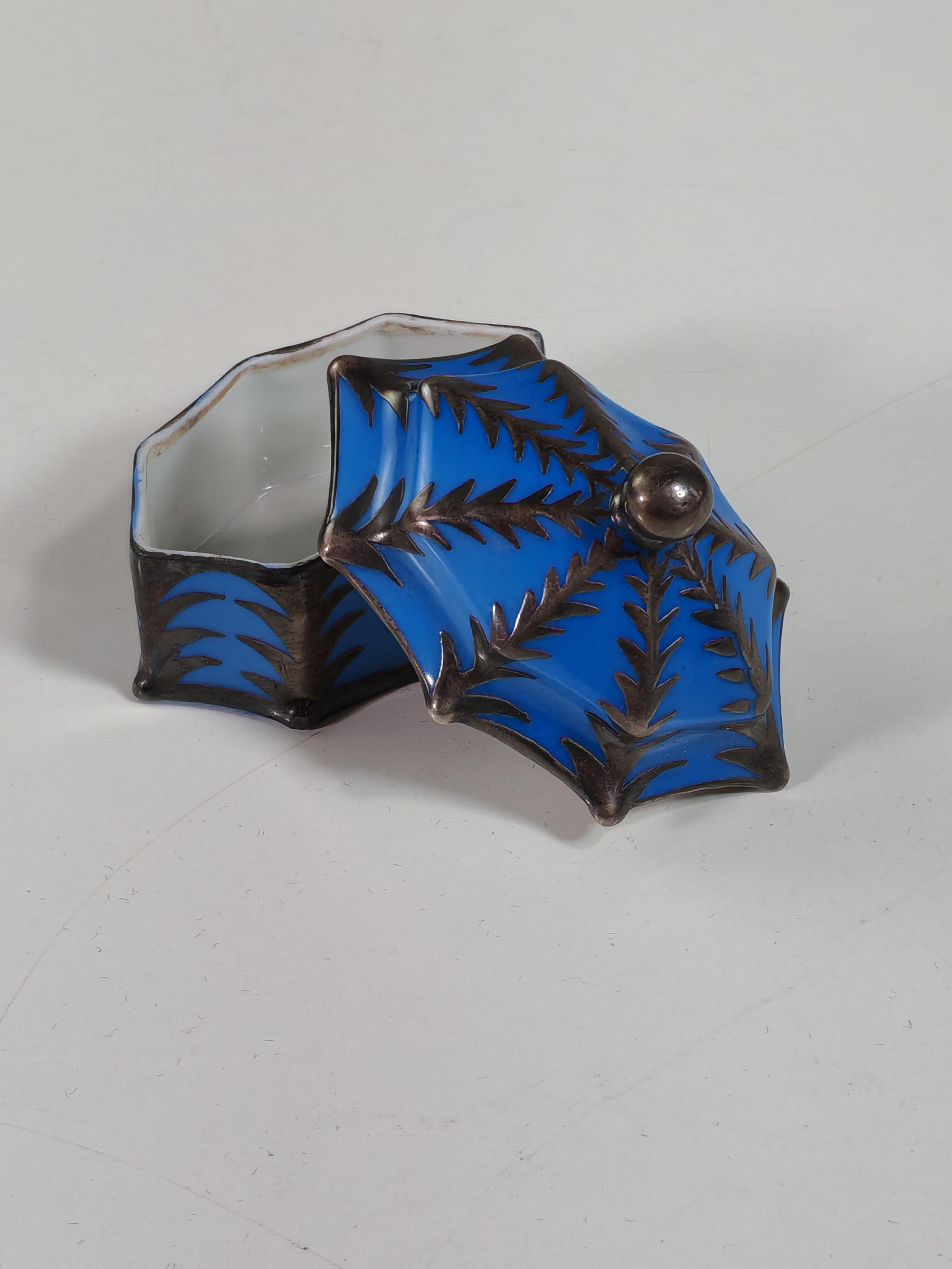 1930 Arrigo Finzi Art Decó Pequeña caja decorativa de porcelana azul y plata 2