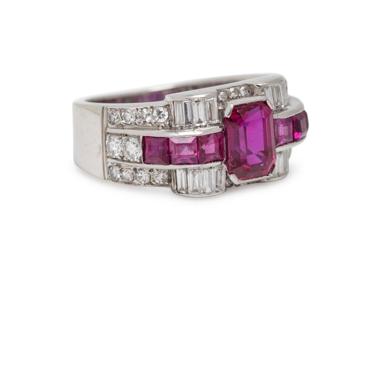 1930 Art Deco birmanischen Rubin und Diamant-Ring in Platin, GIA zertifiziert. (Art déco) im Angebot
