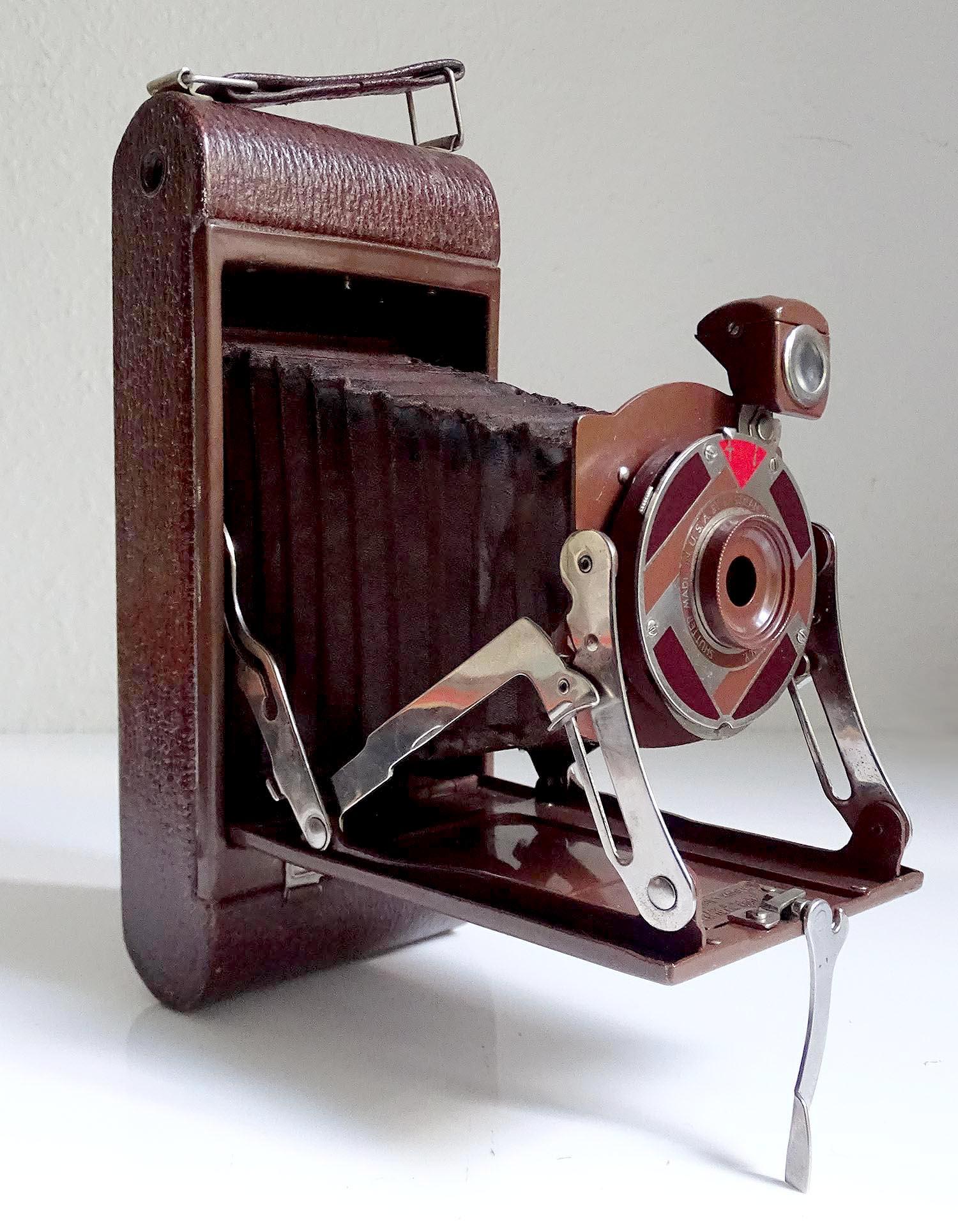1930 Art Deco Design Icon Kodak Gift Camera No. 1A with Original Jewel Boxes For Sale 3