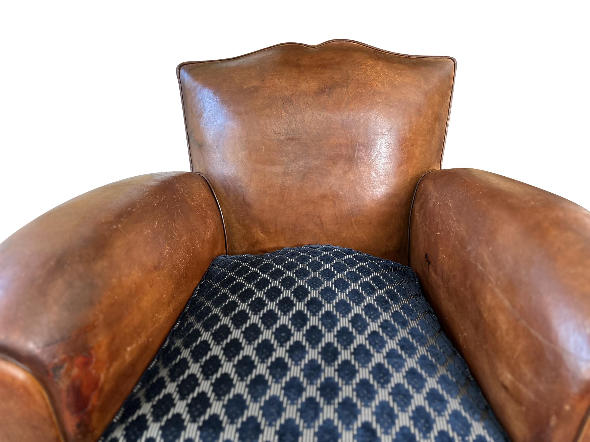 Art déco Fauteuils club français Art Déco 1930 à dossier moutarde, Christian Lacroix en vente