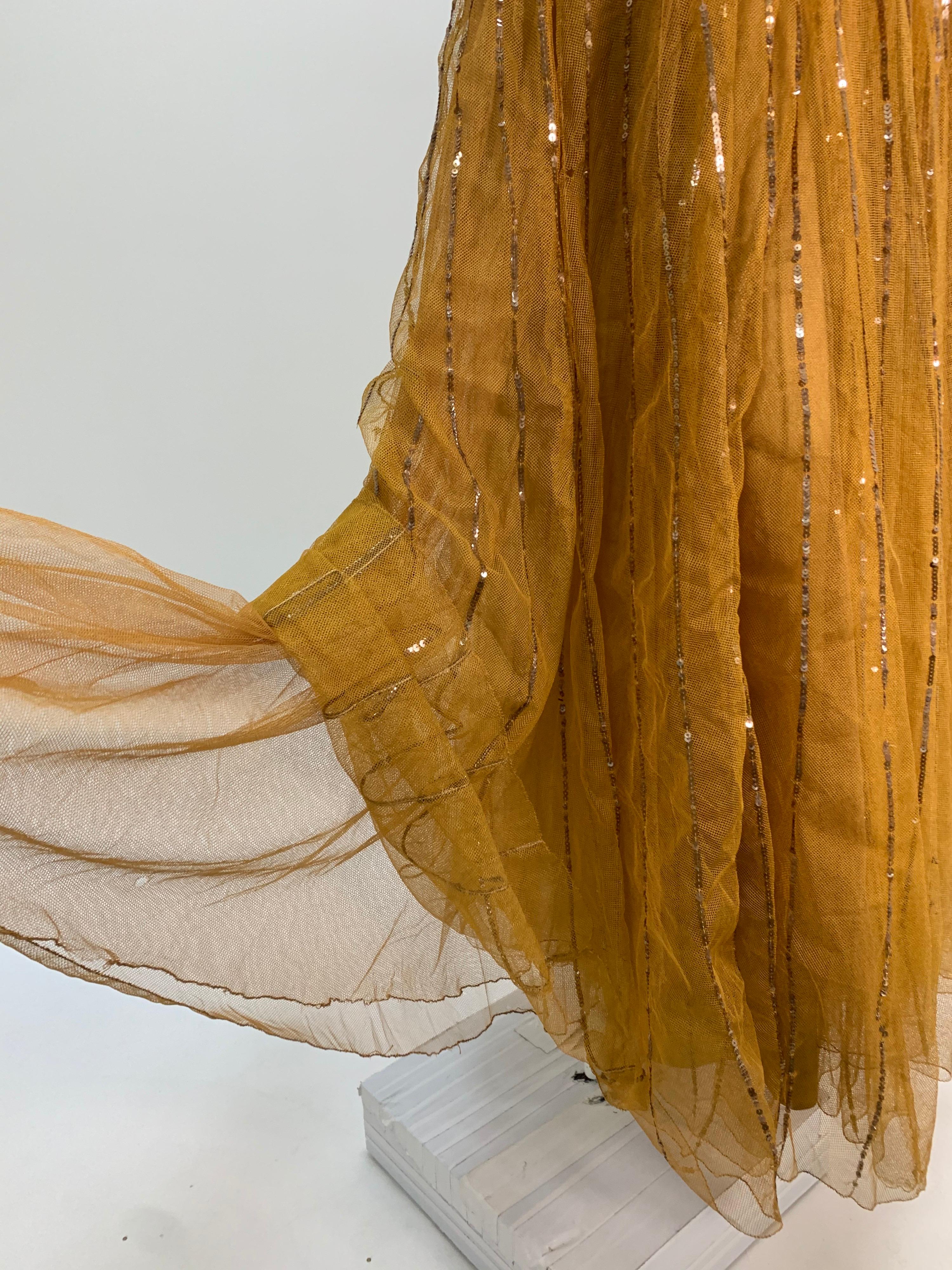 1930 Art Deco Golden Silk Net & Sequin Hollywood Starlet Gown For Sale 2
