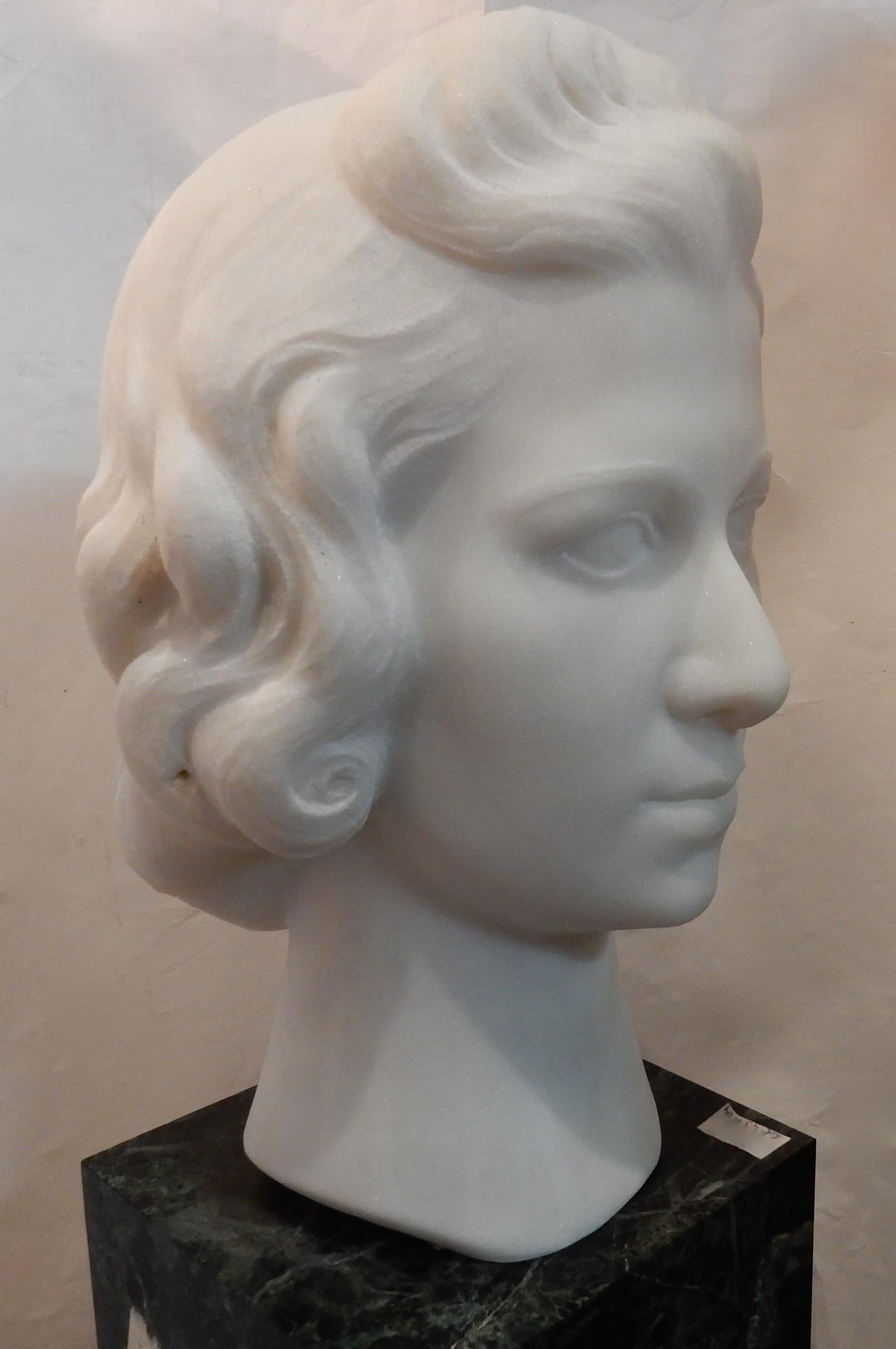Carved 1930 Art Deco Head of Woman in White Marble Carrara Signed by M. Di Domenico For Sale