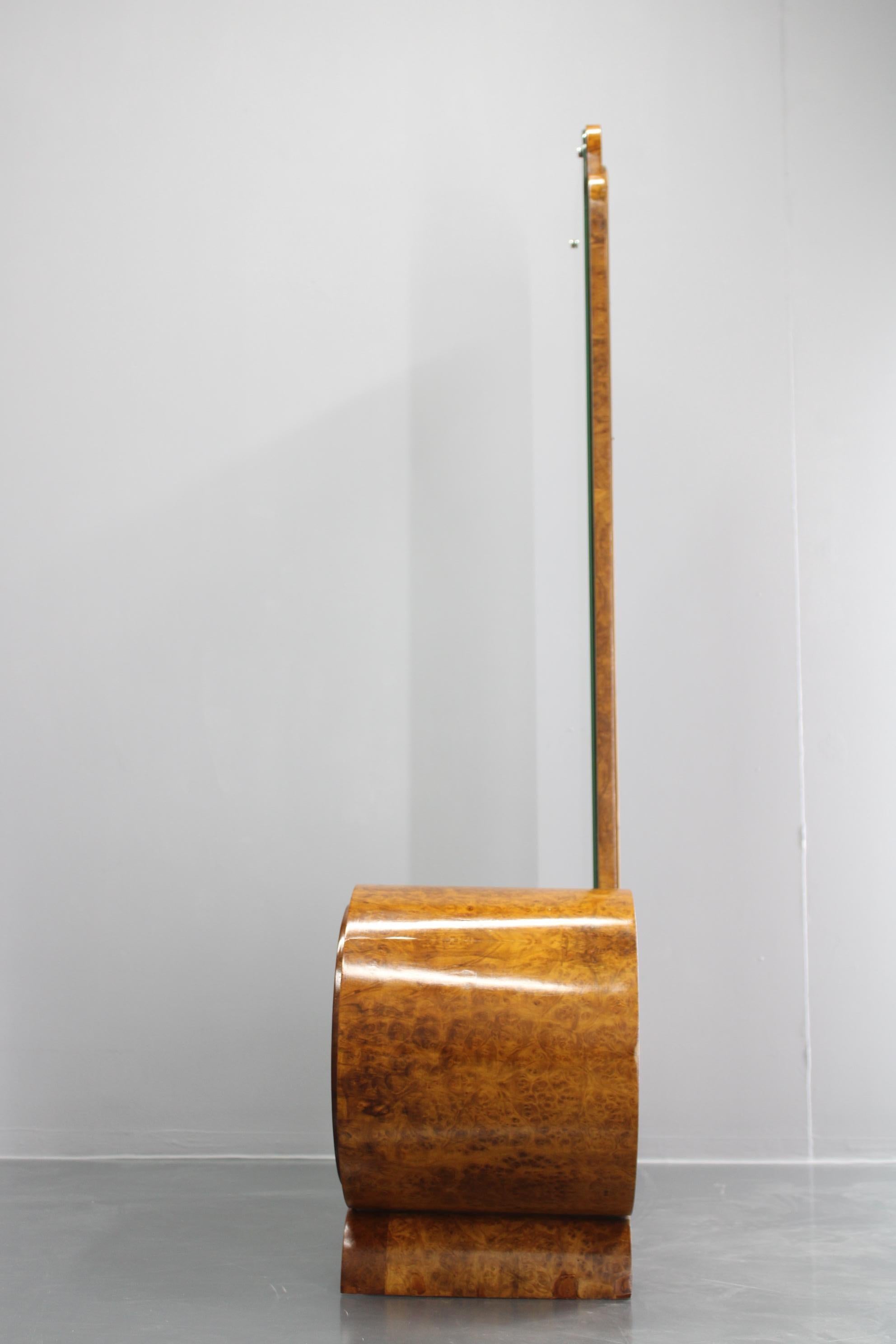 Armario de maquillaje Art Déco de 1930 en acabado nogal, restaurado 5