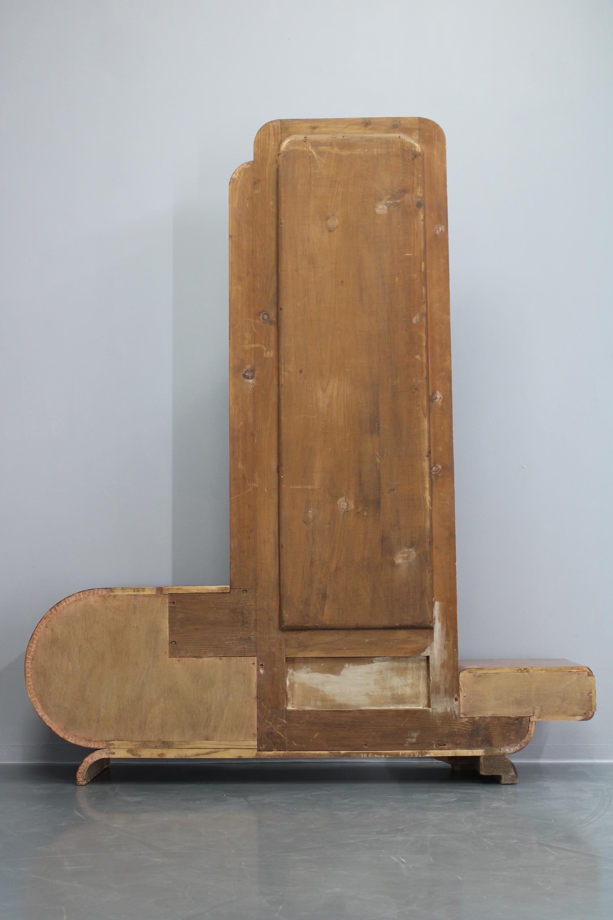 Armario de maquillaje Art Déco de 1930 en acabado nogal, restaurado 6