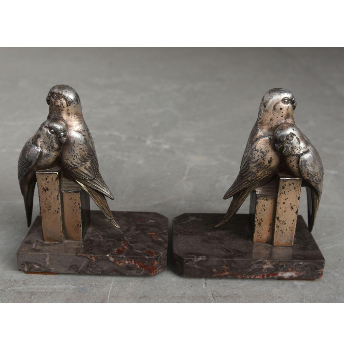 French 1930 Art Deco Pair of Bookend Representing Parakeets For Sale