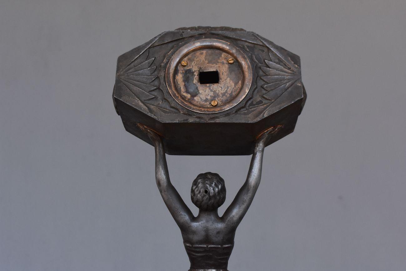 pendule Art Déco 1930 Spelter et marbre Portor en vente 1