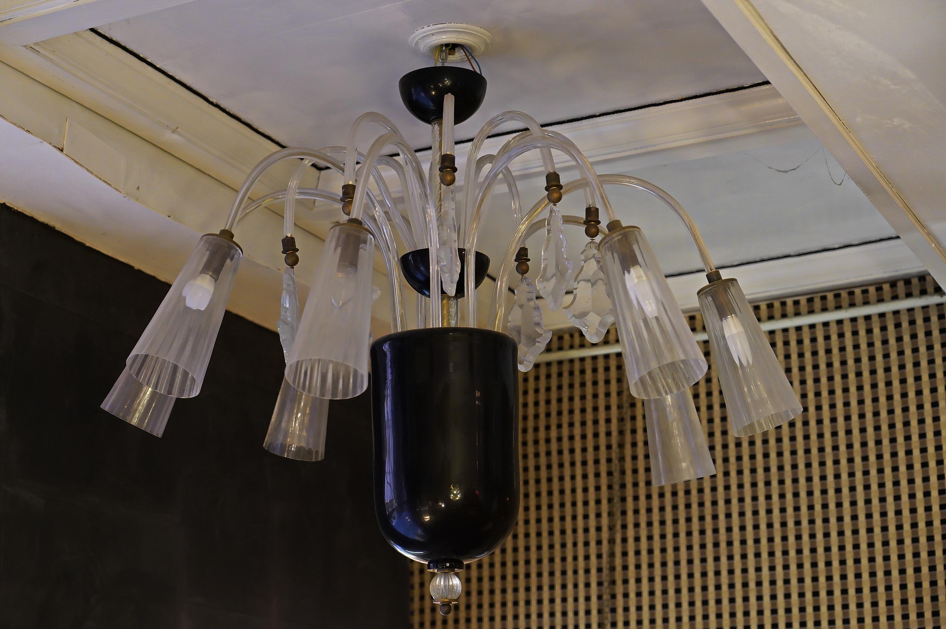 Mid-20th Century Barovier & Toso Murano Black and White Art Glass Chandeliers, 1930 For Sale