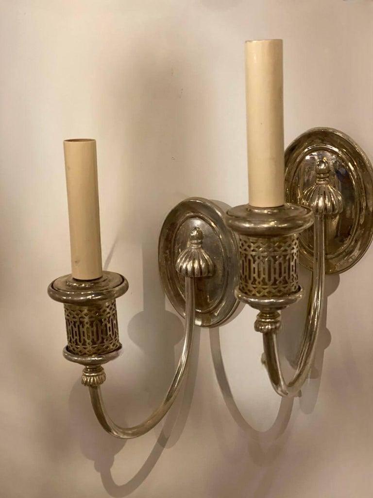 coppia di applique a una luce placcate in argento del 1920