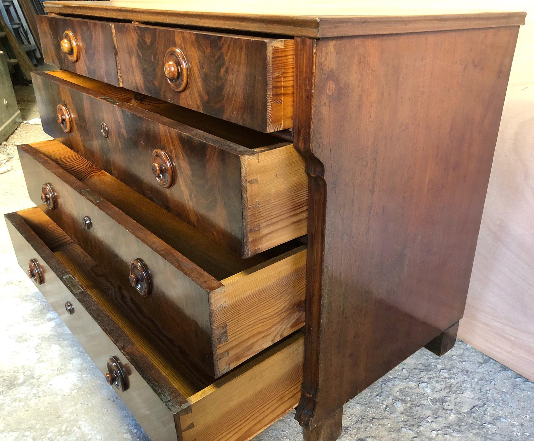 Rustic 1930 Chest of Drawers in Italian Walnut Original 5 Drawers Honey Color