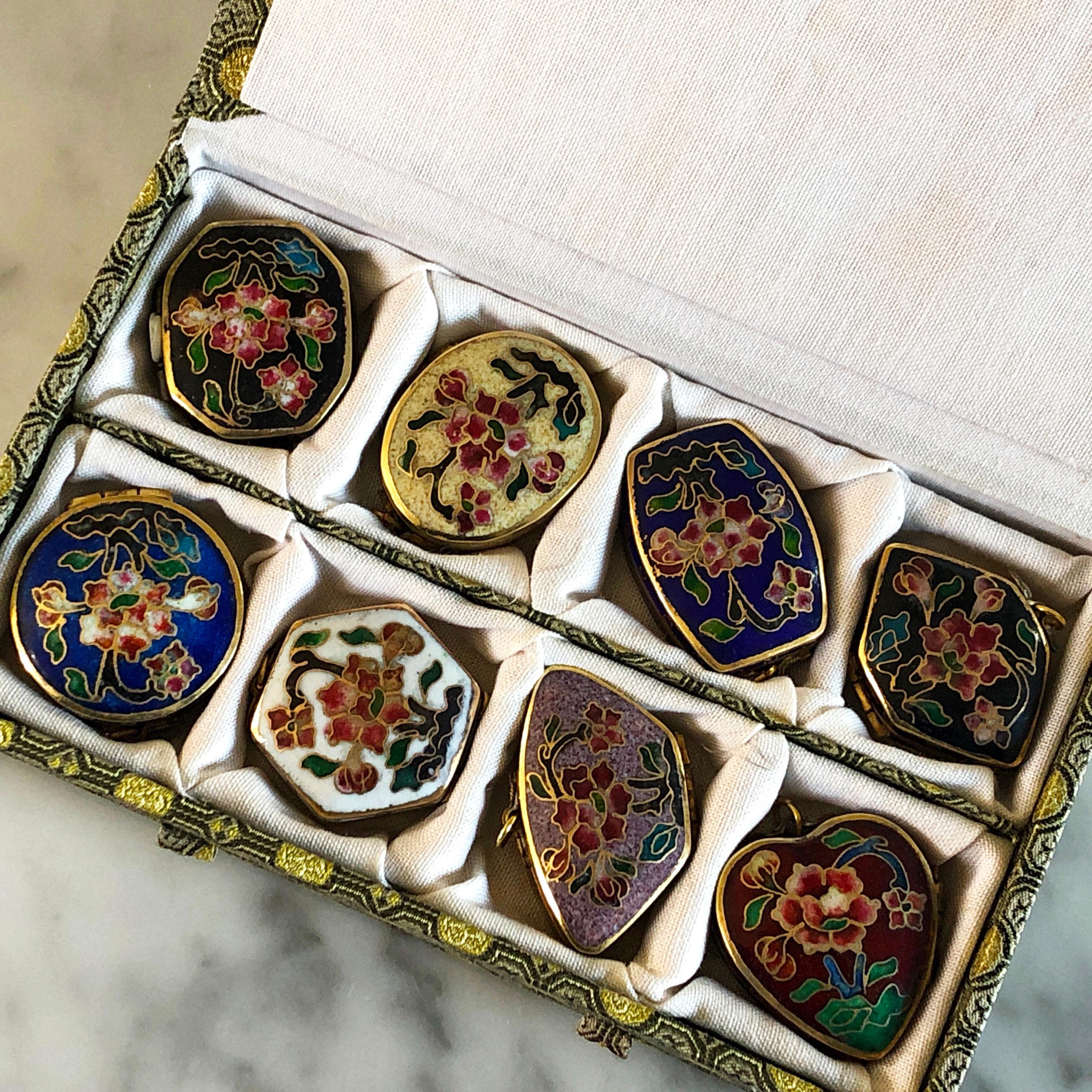One-of-a-kind, Original 1930, Chinese Export Cloisonné Pill Boxes Collection.
These Unique Pieces are still in excellent, perfect conditions: every box is one-of-a-kind and can be used as a pendant as well: they are beautifully hand enameled and set