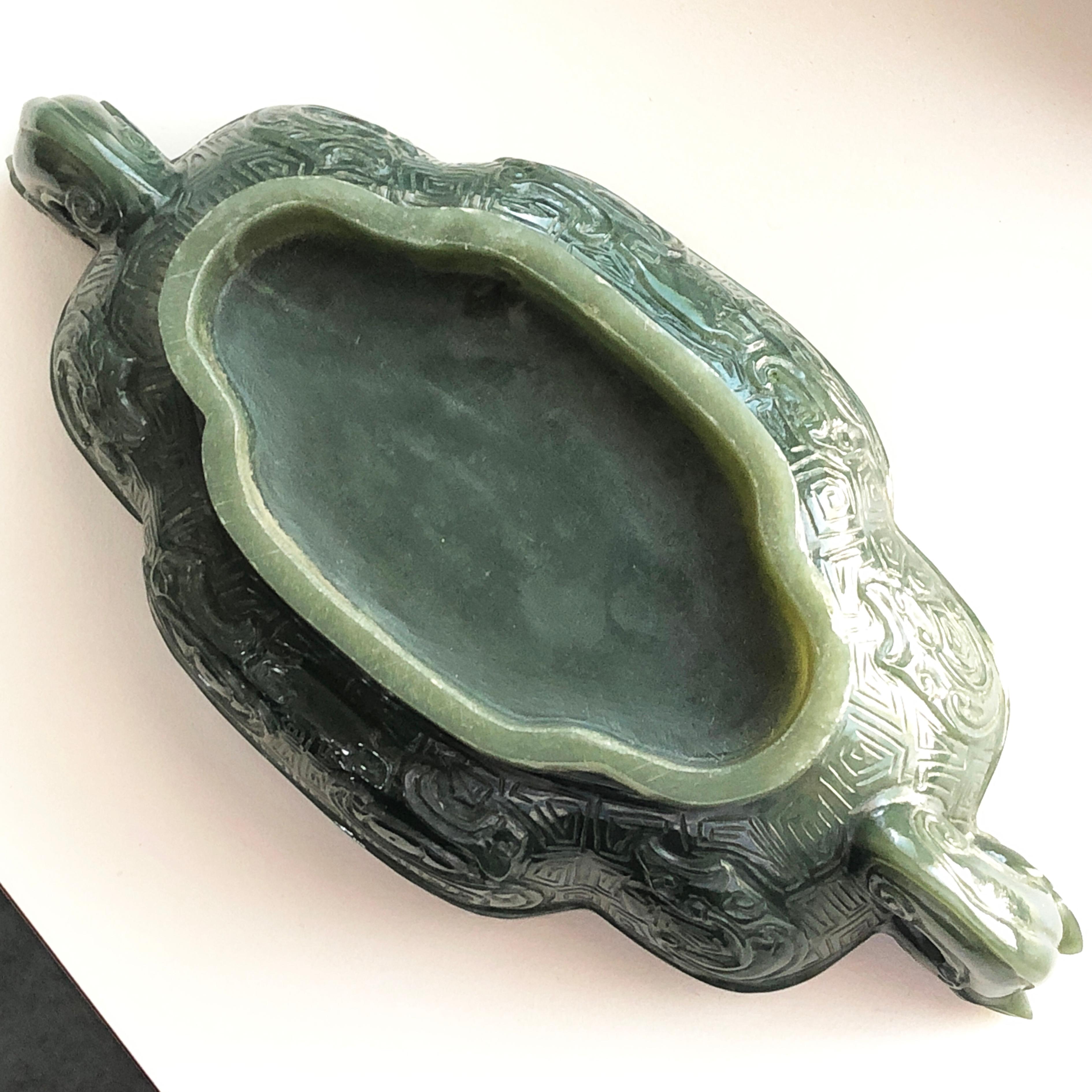 1930 Chinese Export Natural Jadeite Dragon Bowl In Excellent Condition In Valenza, IT