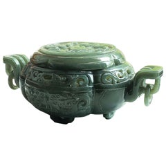 1930 Chinesische Exportvase aus natürlichem Jadeit mit Deckel