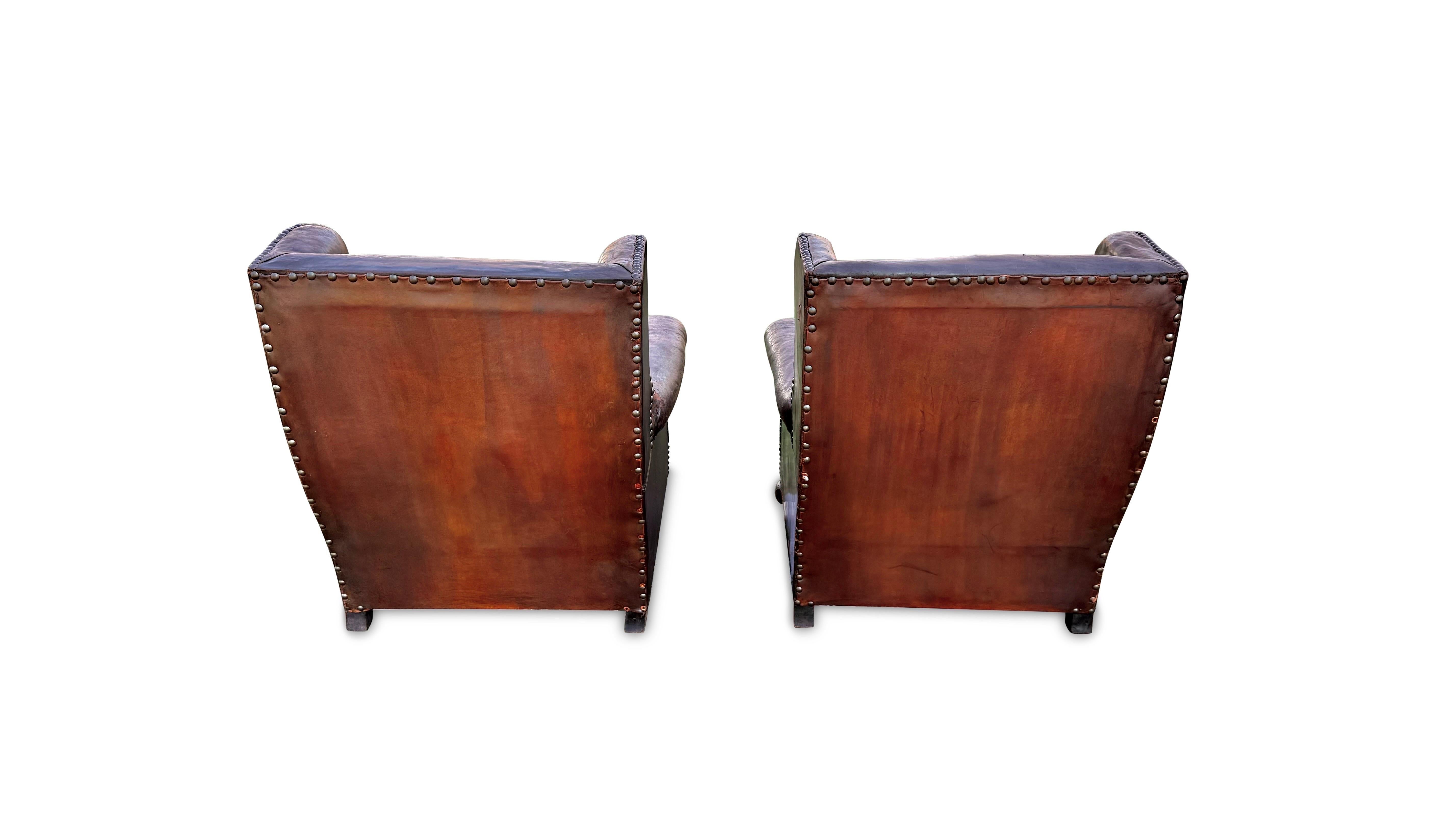1930 classic English wingback leather club armchairs For Sale 4