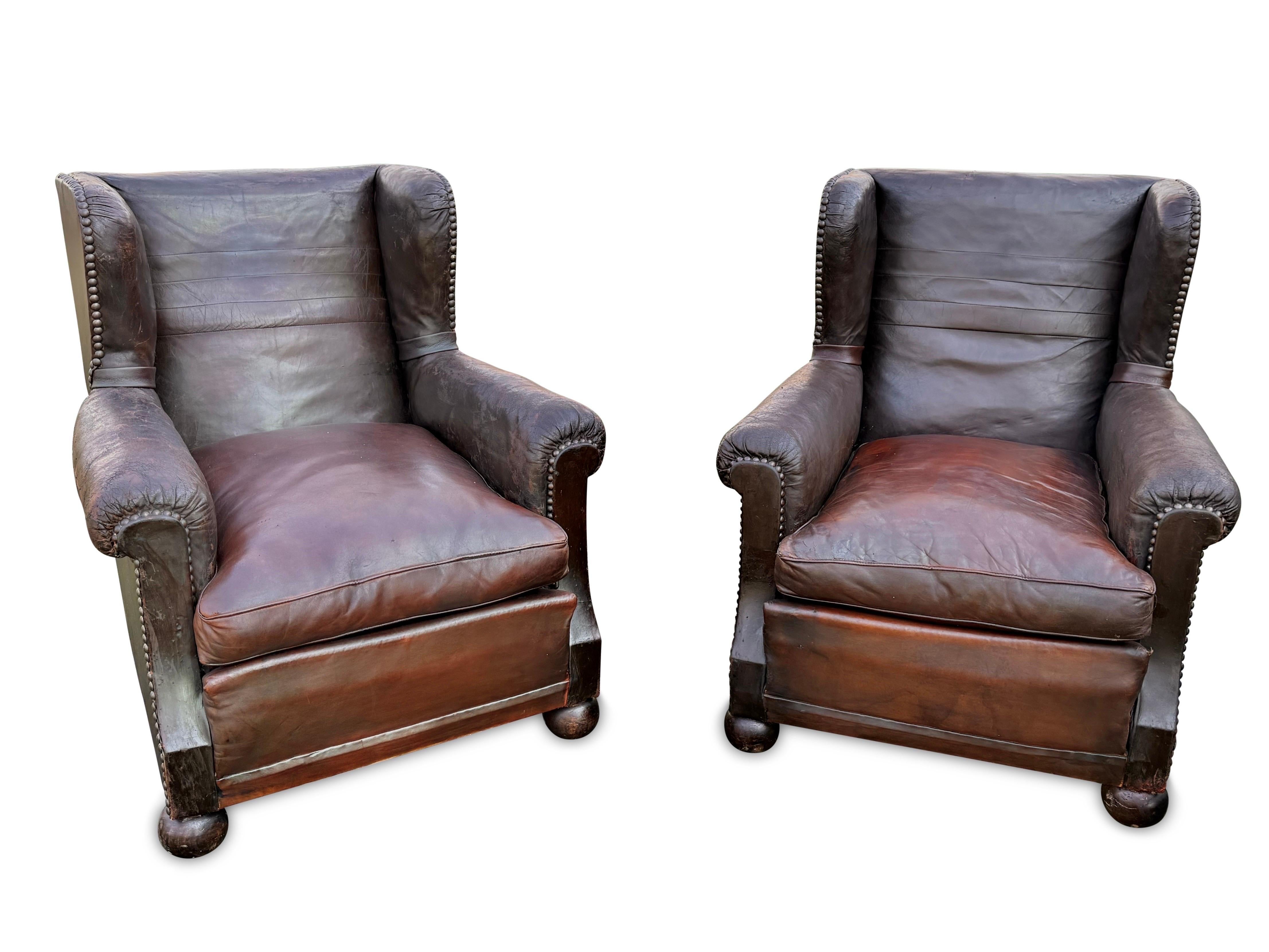 1930 classic English wingback leather club armchairs In Good Condition For Sale In Brooklyn, NY
