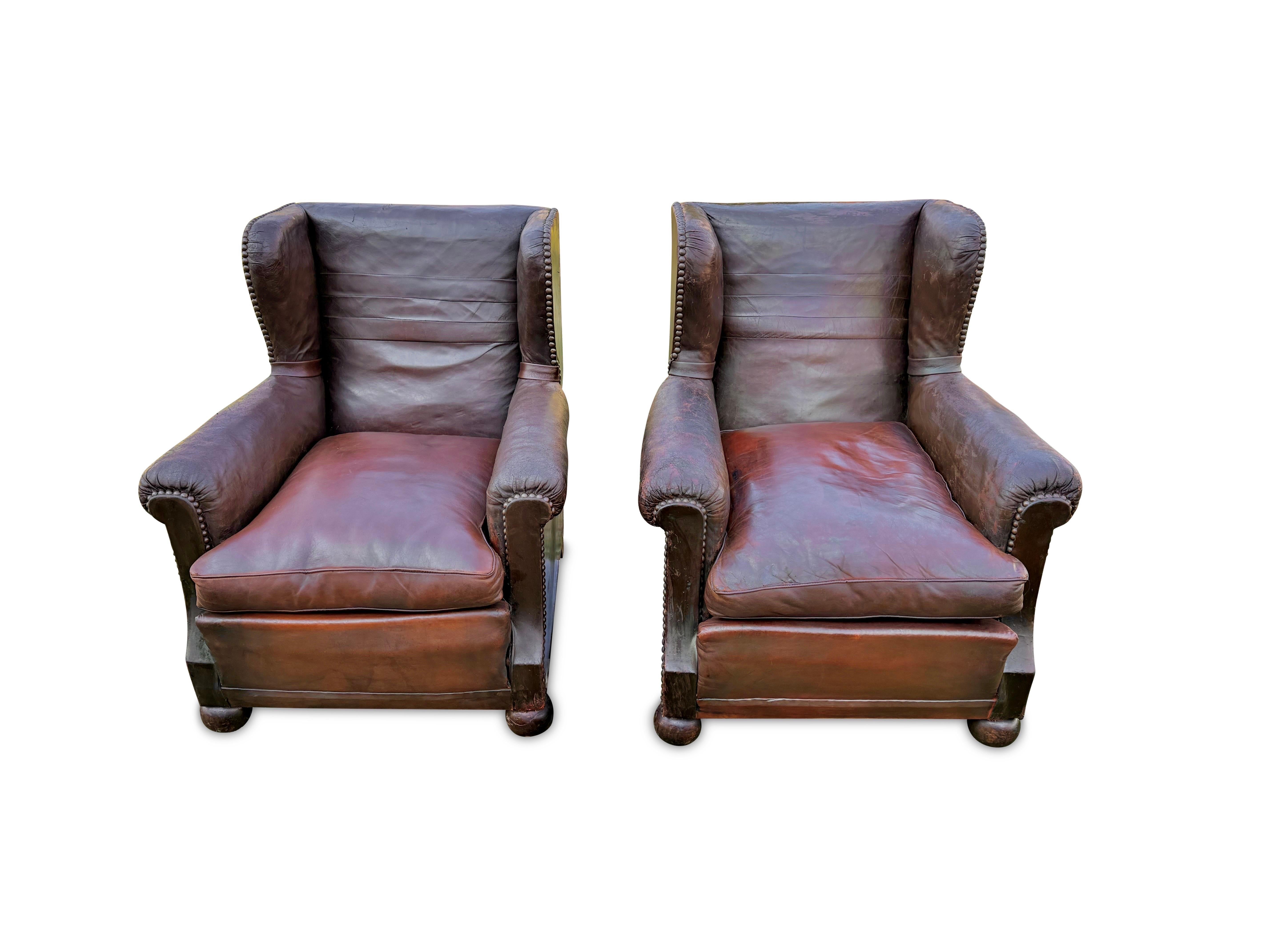 1930 classic English wingback leather club armchairs For Sale 1