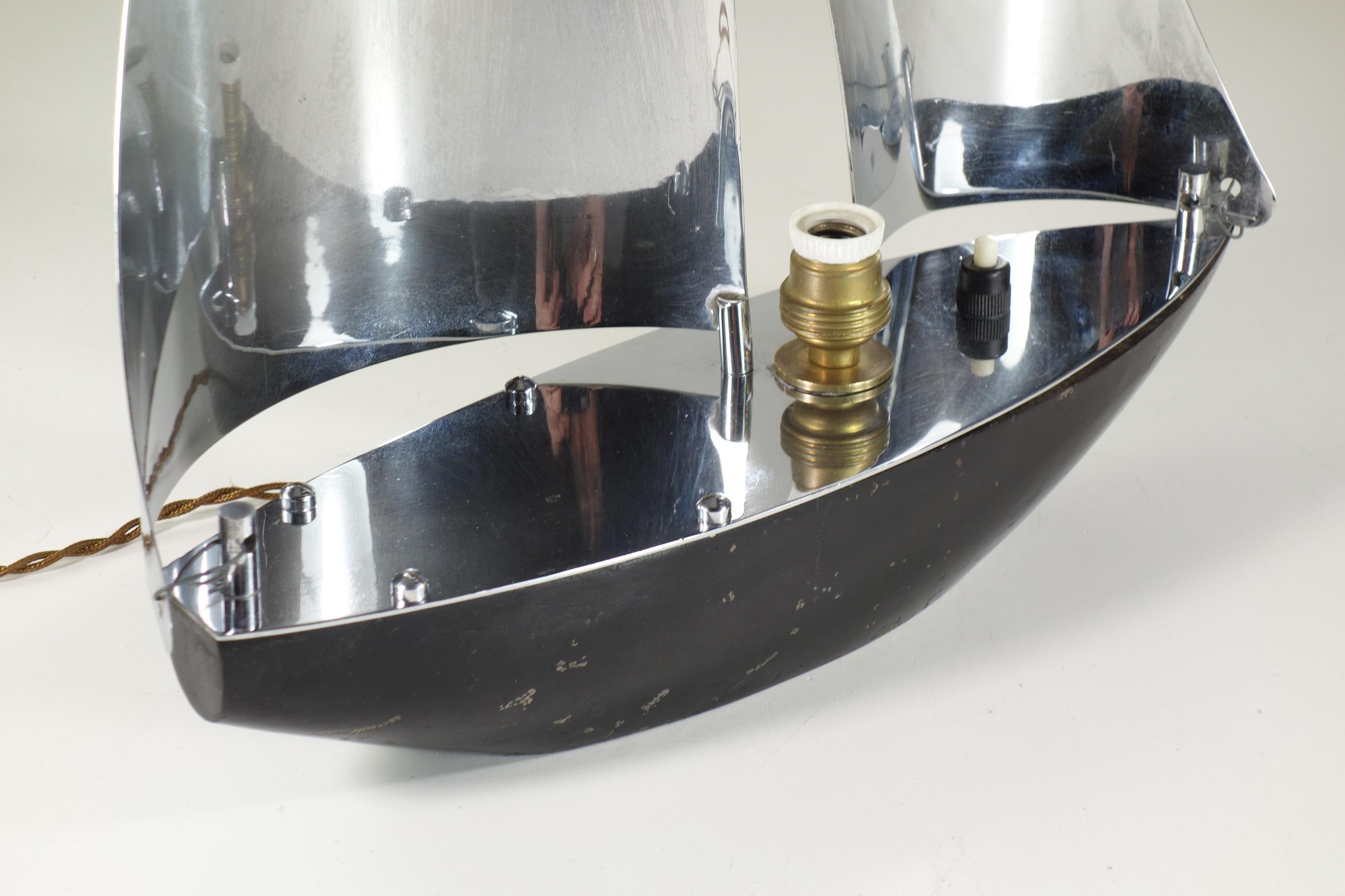 1930 France Art Deco Nickel Brass Seiling Boat Lamp In Good Condition For Sale In Brescia, IT
