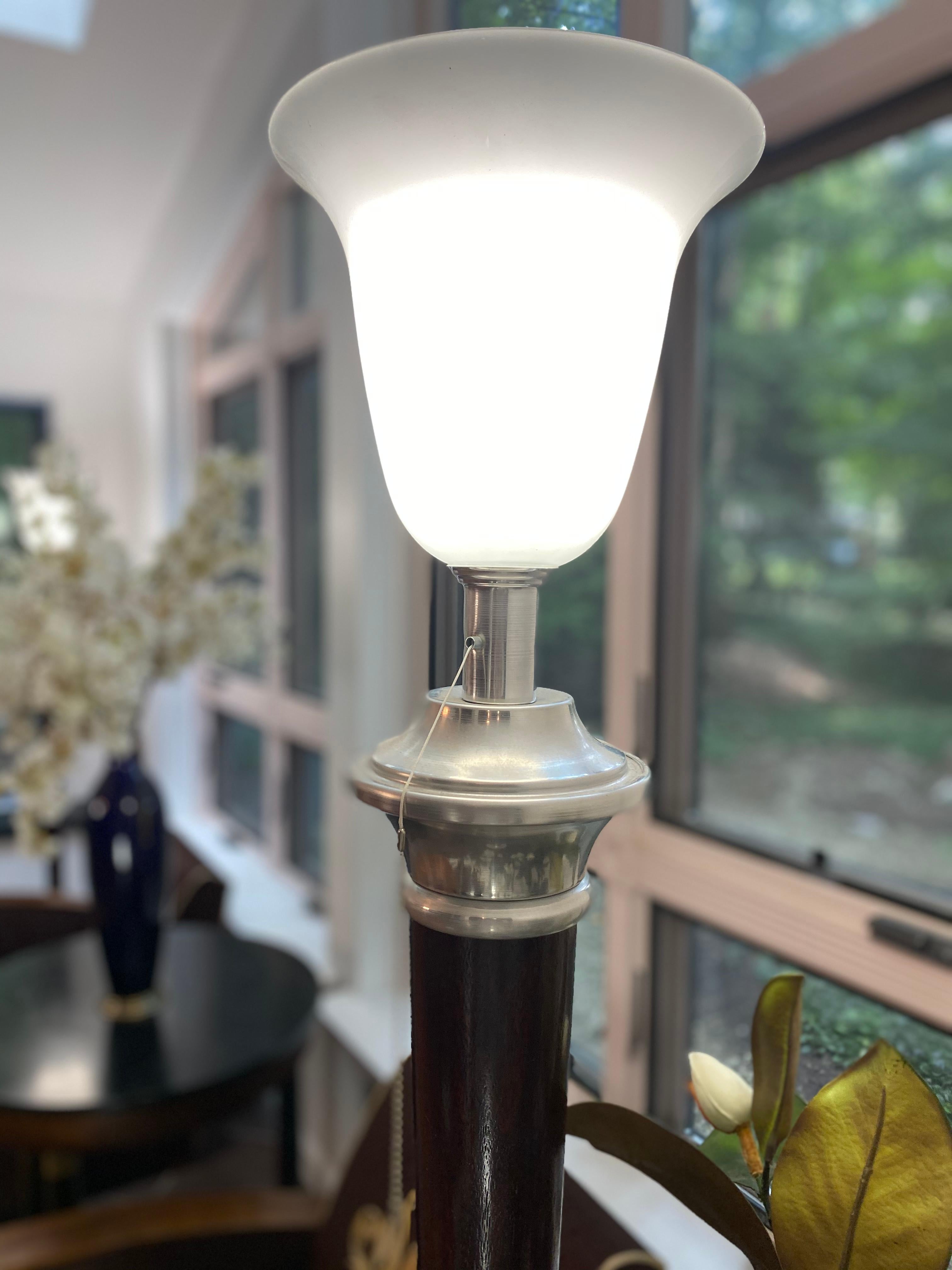 Art déco Lampadaires Mazda Art Déco français de 1930, abat-jour opalin, ensemble de 6 torchères en vente