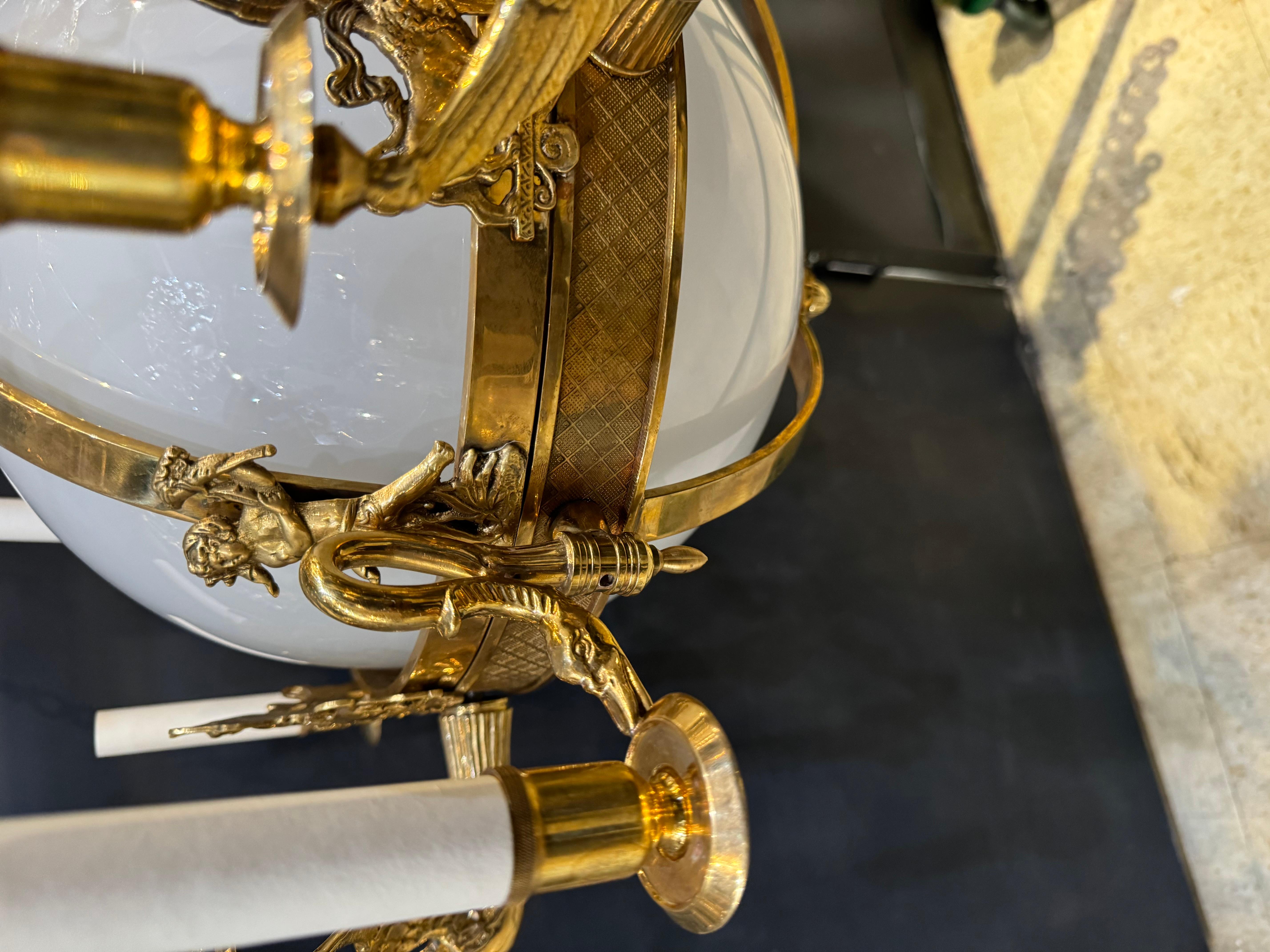 Lampadario French Empire con vetro opalino 16 luci in vendita 3