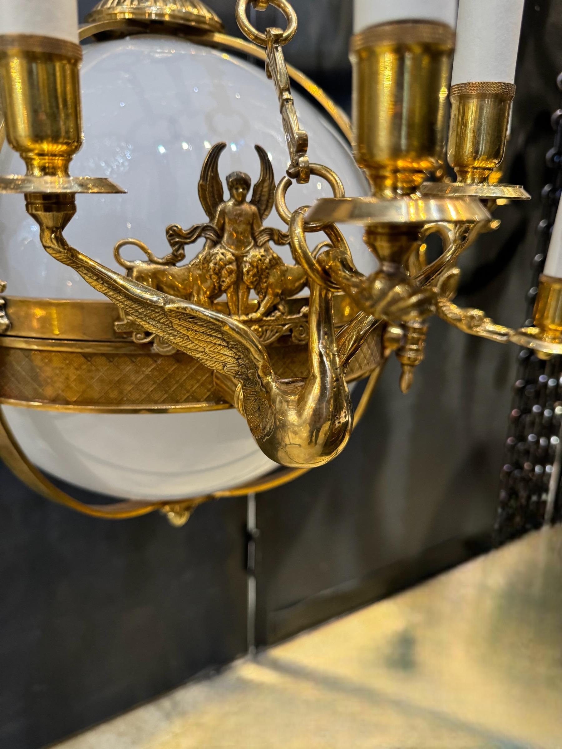 Lampadario French Empire con vetro opalino 16 luci in vendita 2