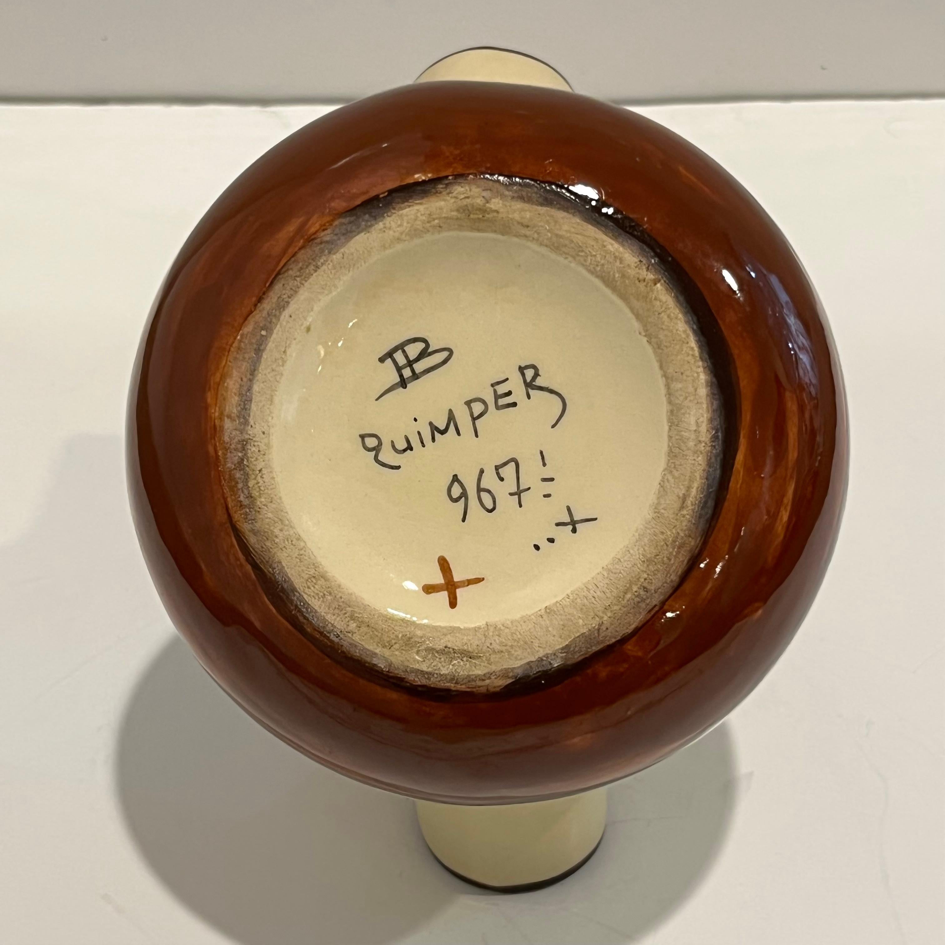 1930 Französisch Henriot Quimper Fayence Handle Dual Auslauf Gelb Topf Mann Frau Dekor im Angebot 2